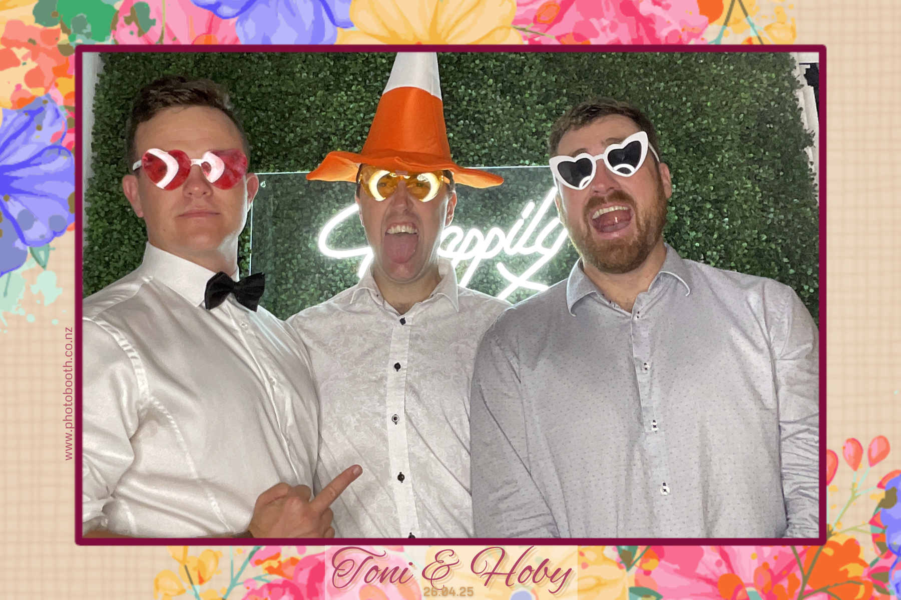 Toni & Hoby's Wedding | View more photos from the event at gallery.photobooth.co.nz/u/SelfieCentral/Toni-Hobys-Wedding