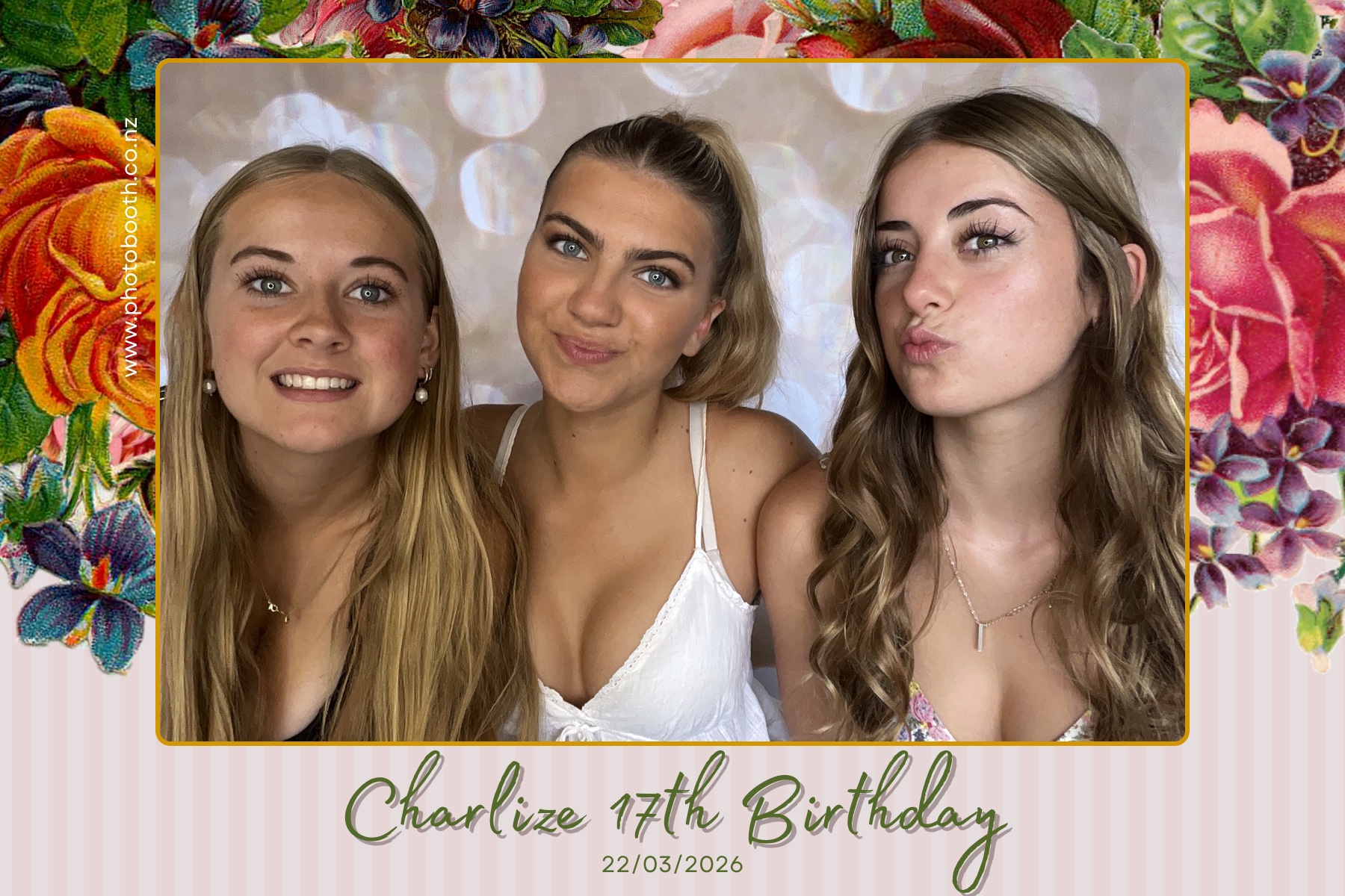 Charlie's 17th Birthday | View more photos from the event at gallery.photobooth.co.nz/u/SelfieCentral/Charlies-17th-Birthday