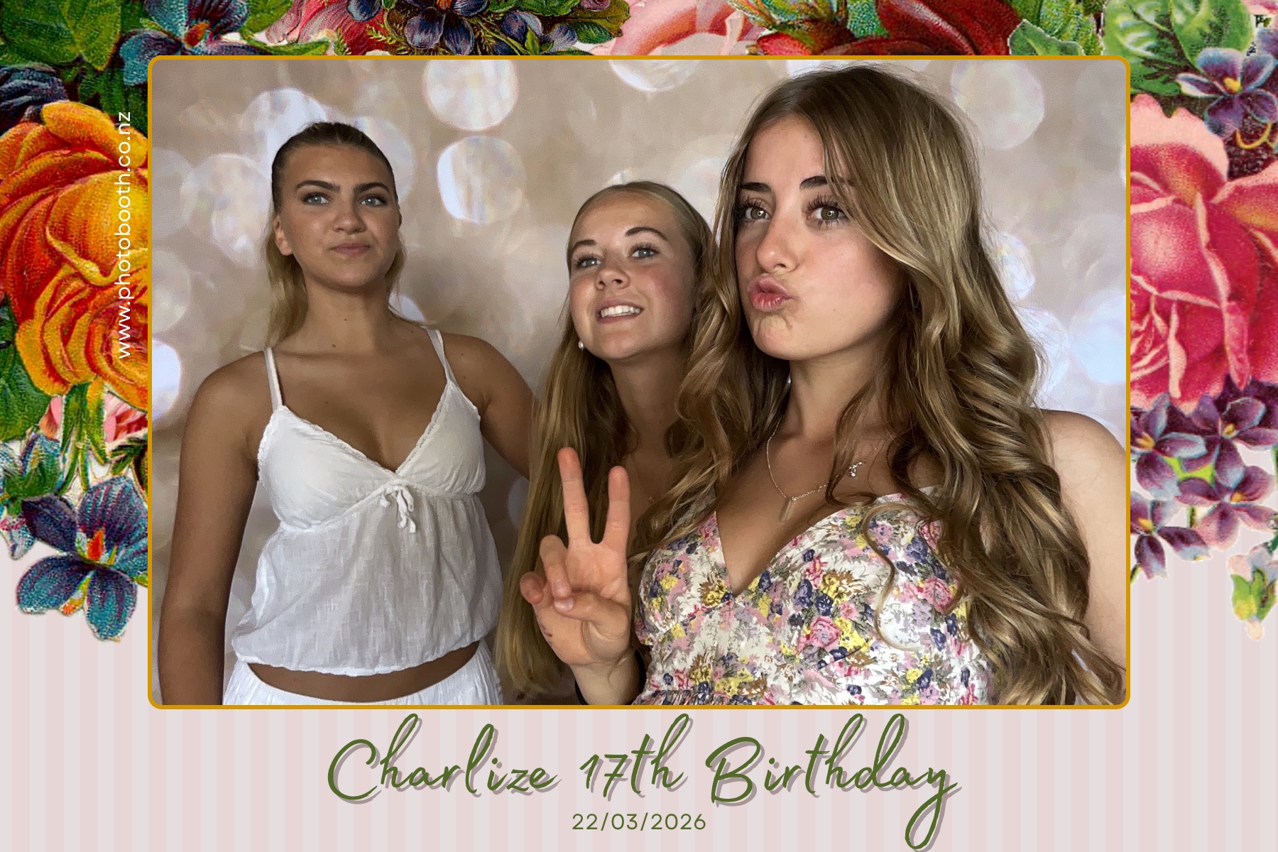 Charlie's 17th Birthday | View more photos from the event at gallery.photobooth.co.nz/u/SelfieCentral/Charlies-17th-Birthday