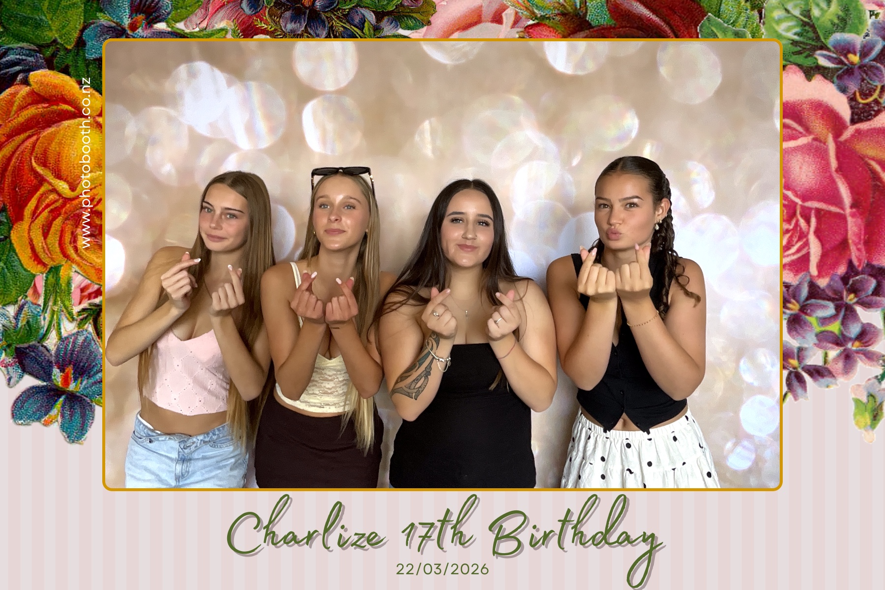 Charlie's 17th Birthday | View more photos from the event at gallery.photobooth.co.nz/u/SelfieCentral/Charlies-17th-Birthday