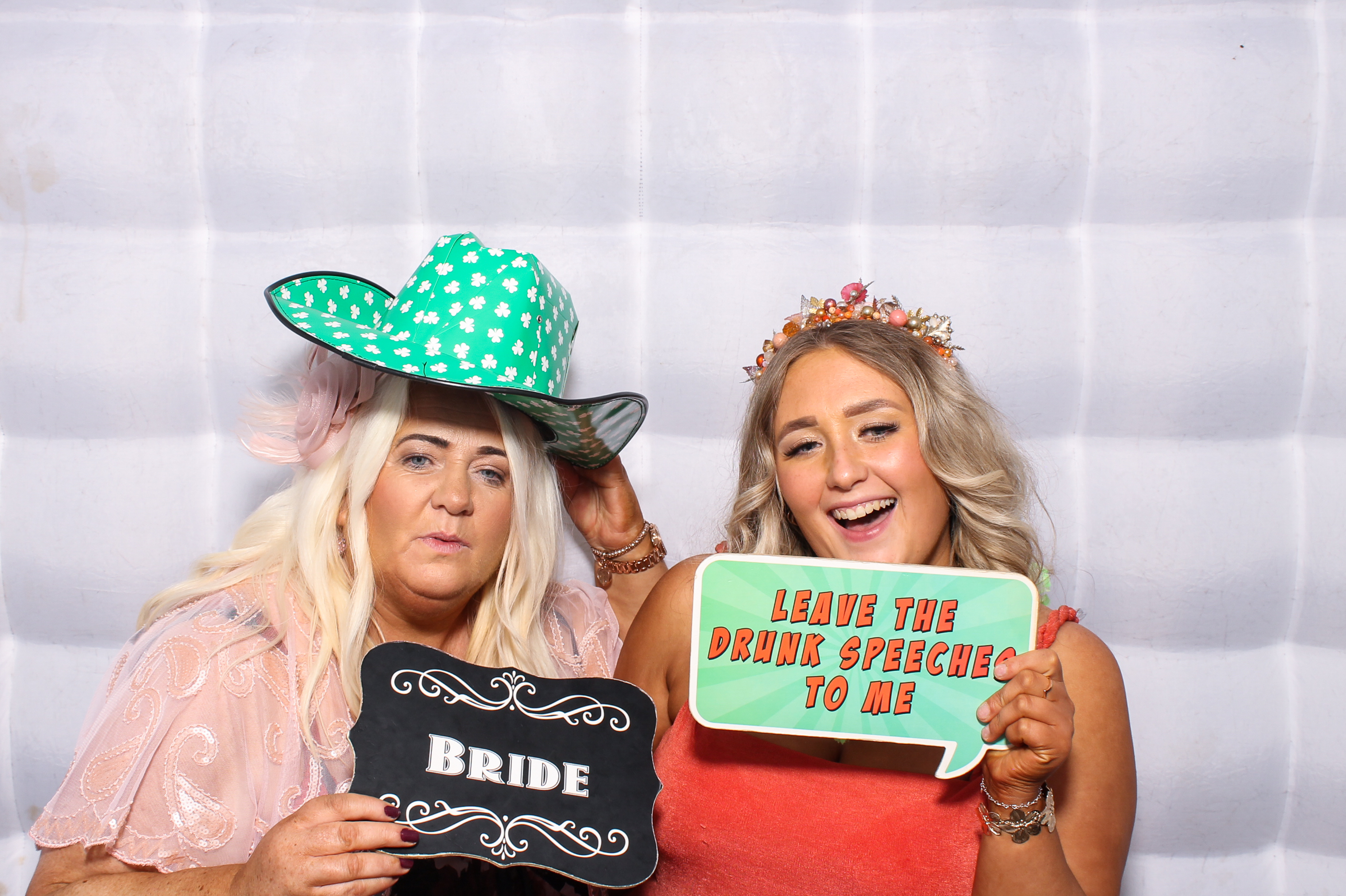 Callum & Jessica | View more photos from the event at gallery.snapmagic.ie/u/SnapMagic/Callum-Jessica