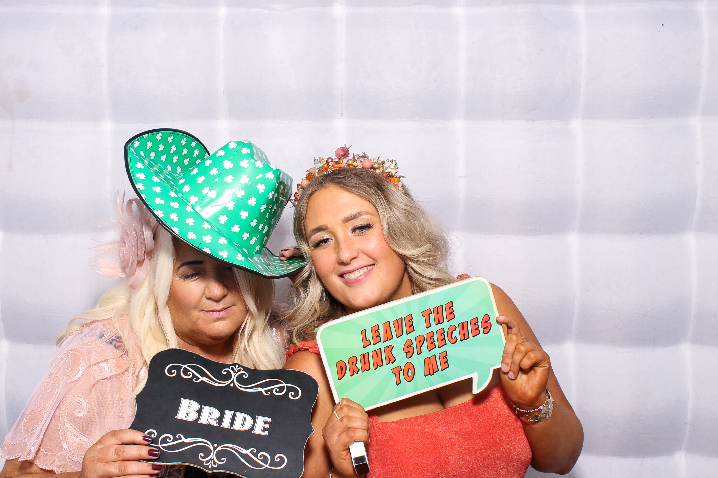 Callum & Jessica | View more photos from the event at gallery.snapmagic.ie/u/SnapMagic/Callum-Jessica