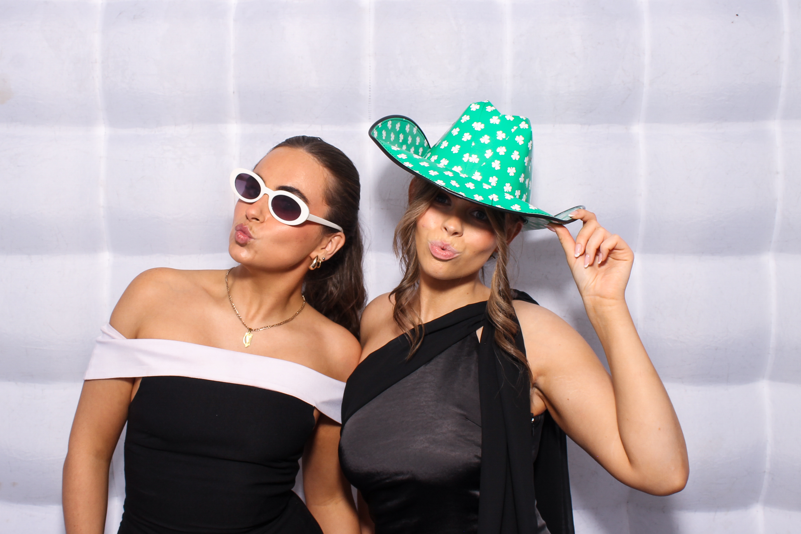 Callum & Jessica | View more photos from the event at gallery.snapmagic.ie/u/SnapMagic/Callum-Jessica