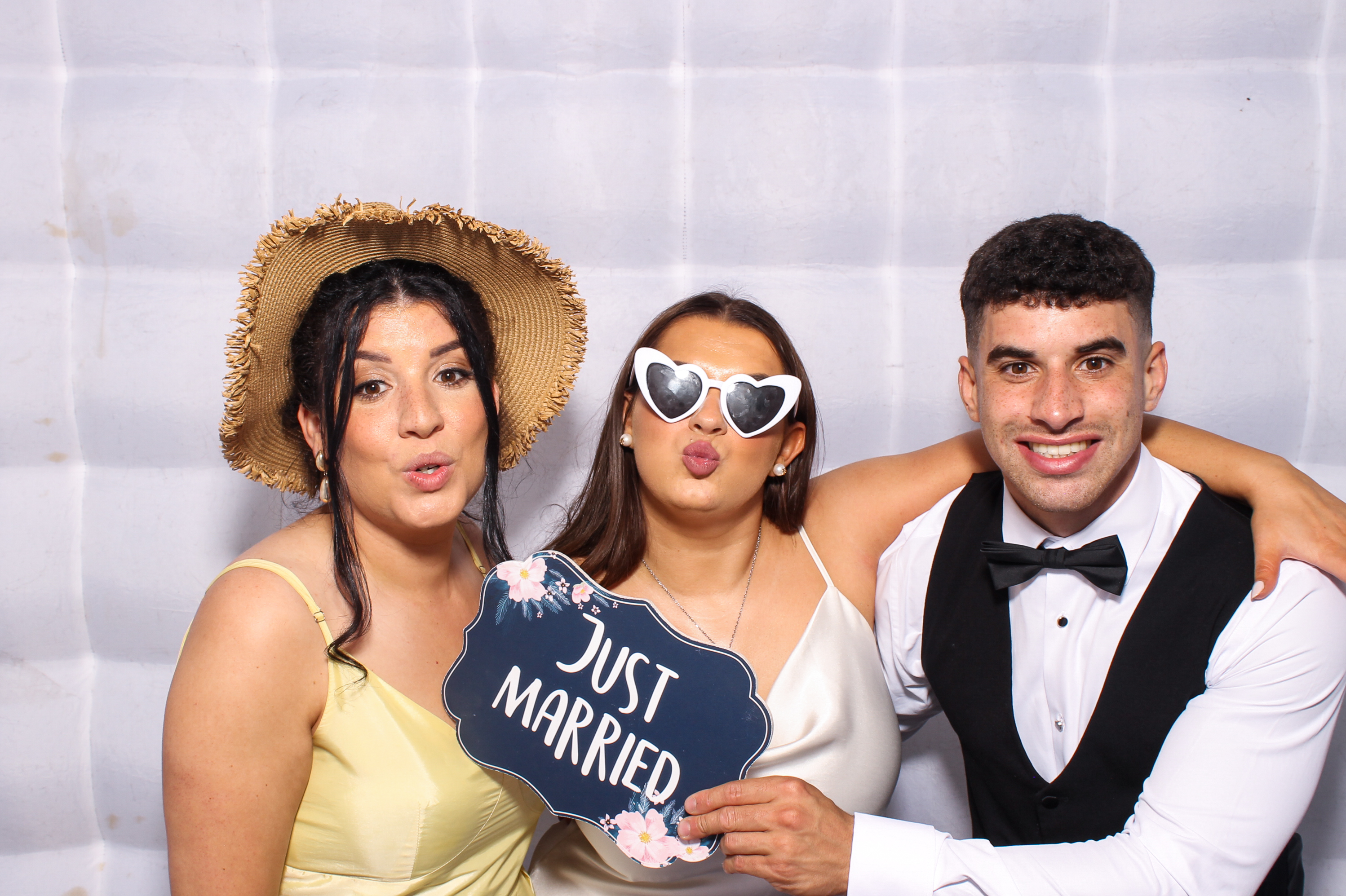 Callum & Jessica | View more photos from the event at gallery.snapmagic.ie/u/SnapMagic/Callum-Jessica