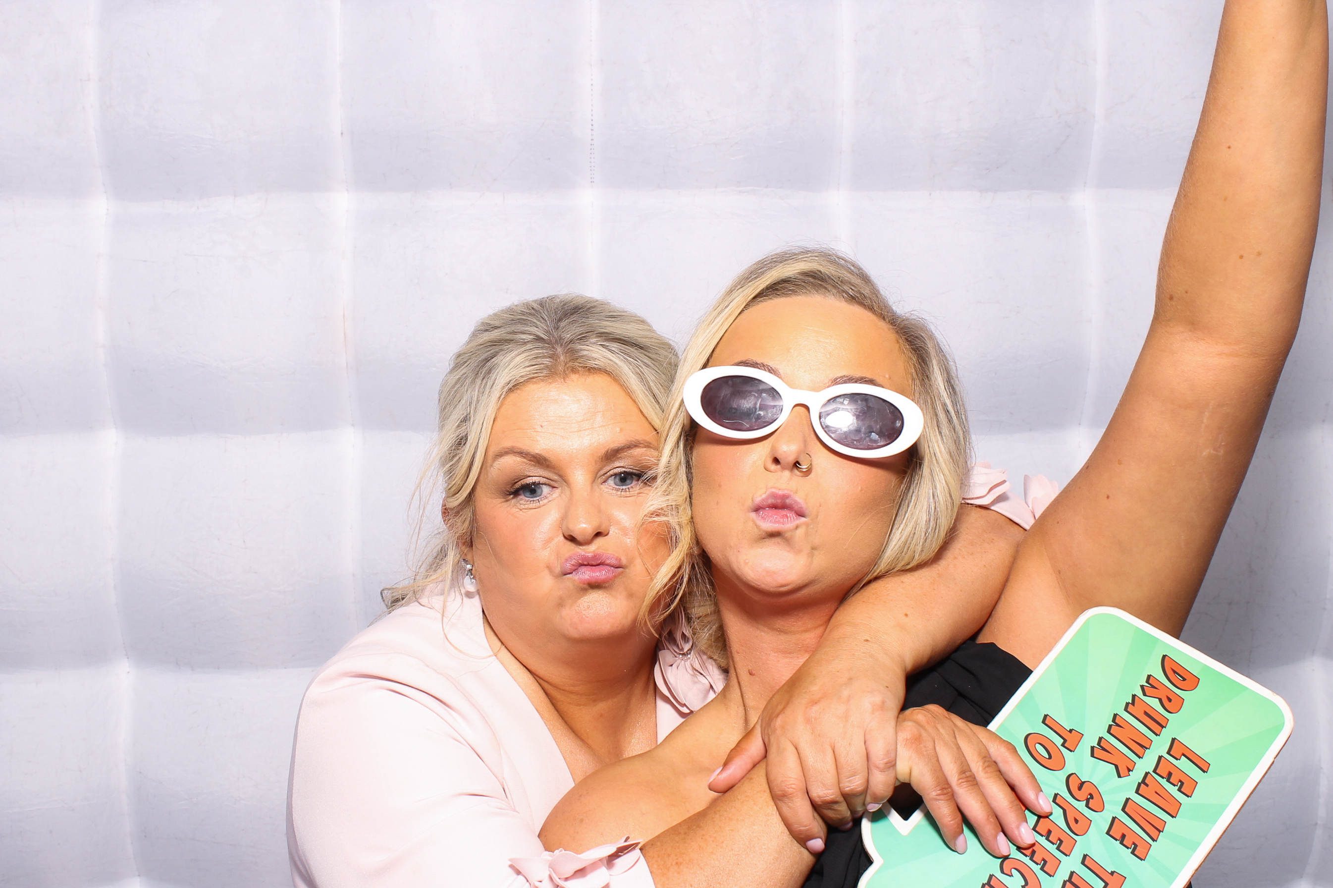 Callum & Jessica | View more photos from the event at gallery.snapmagic.ie/u/SnapMagic/Callum-Jessica