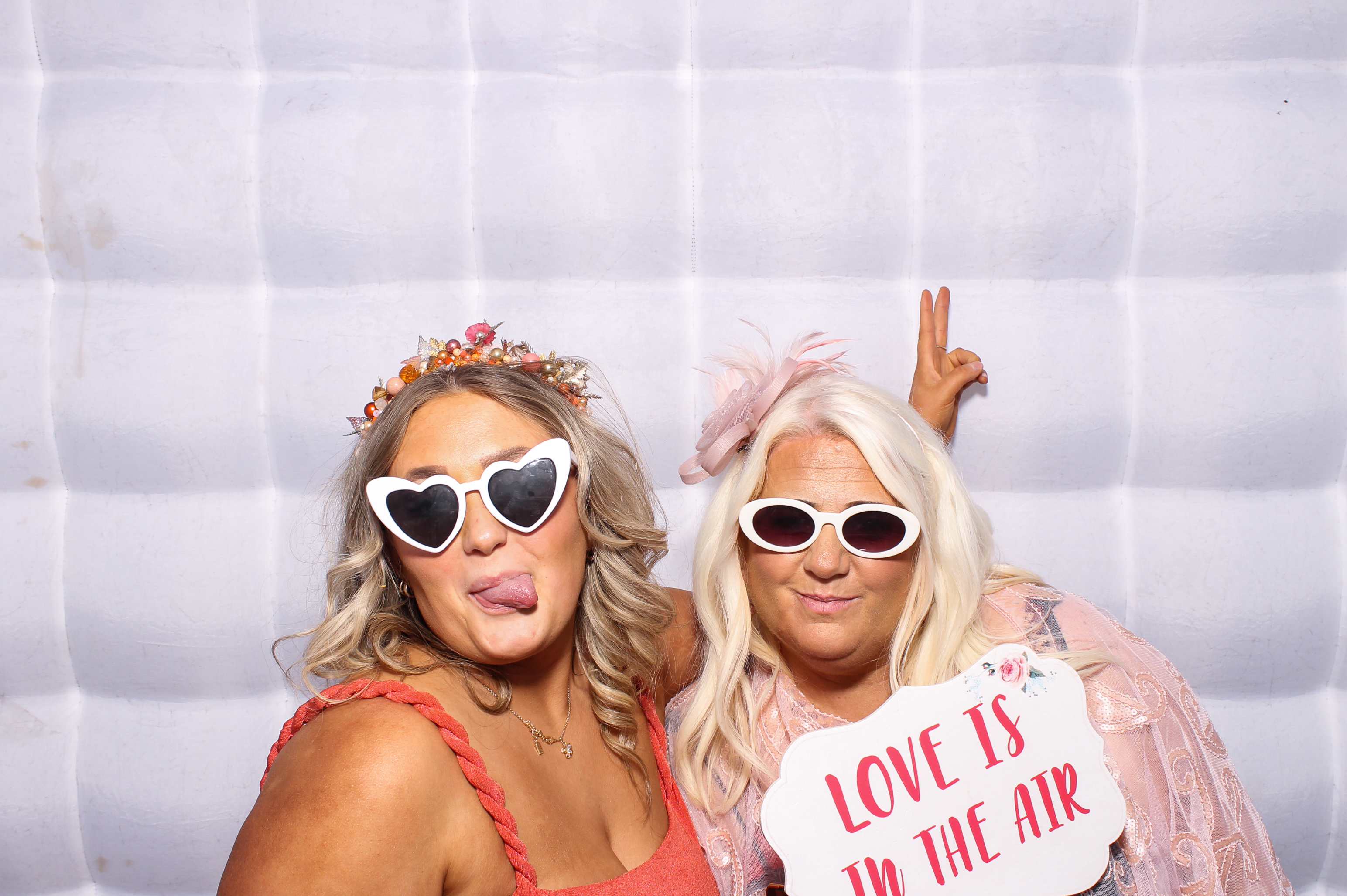 Callum & Jessica | View more photos from the event at gallery.snapmagic.ie/u/SnapMagic/Callum-Jessica