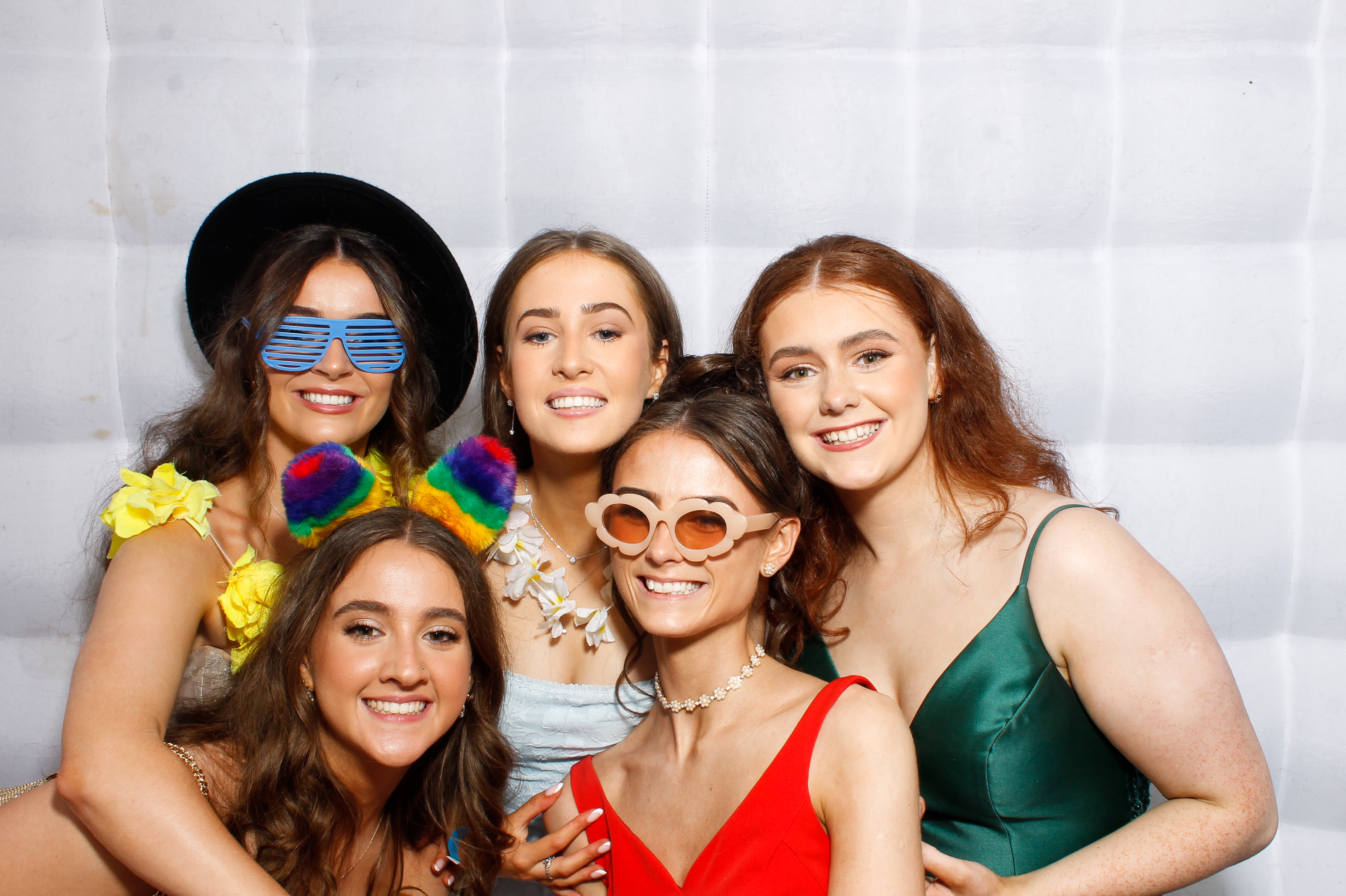 Carndonagh CS Formal '25 | View more photos from the event at gallery.snapmagic.ie/u/SnapMagic/Carndonagh-CS-Formal-25