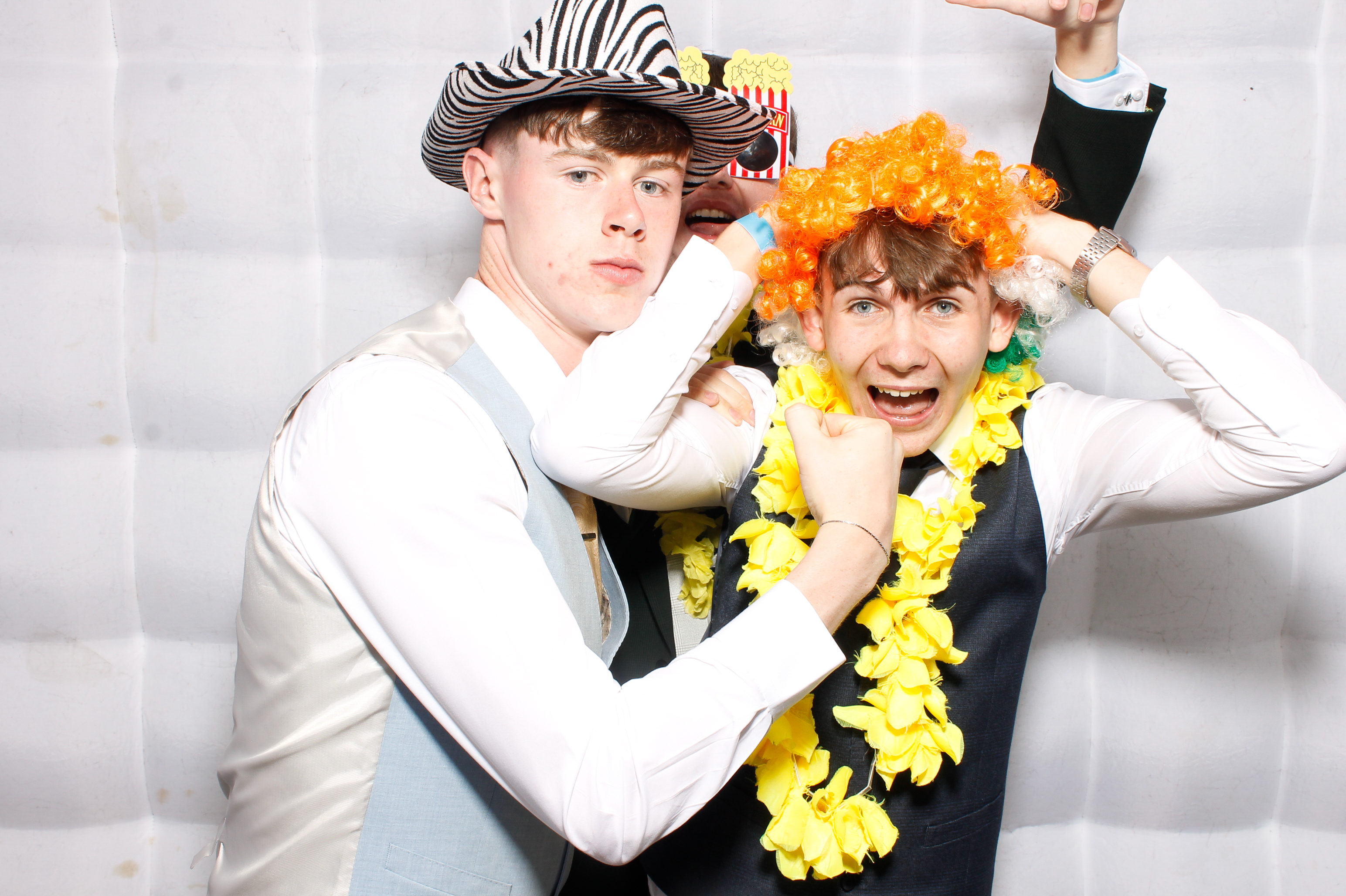 Carndonagh CS Formal '25 | View more photos from the event at gallery.snapmagic.ie/u/SnapMagic/Carndonagh-CS-Formal-25