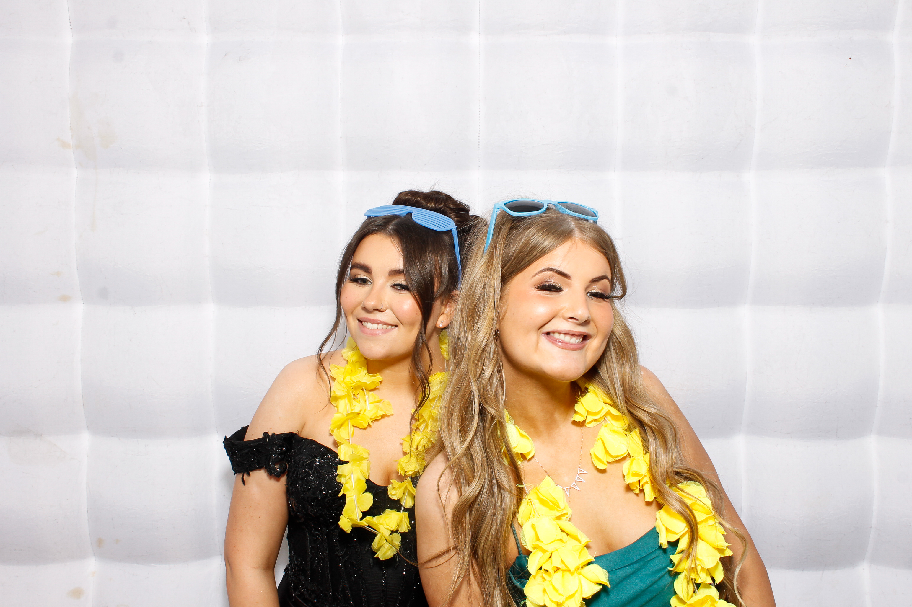 Carndonagh CS Formal '25 | View more photos from the event at gallery.snapmagic.ie/u/SnapMagic/Carndonagh-CS-Formal-25