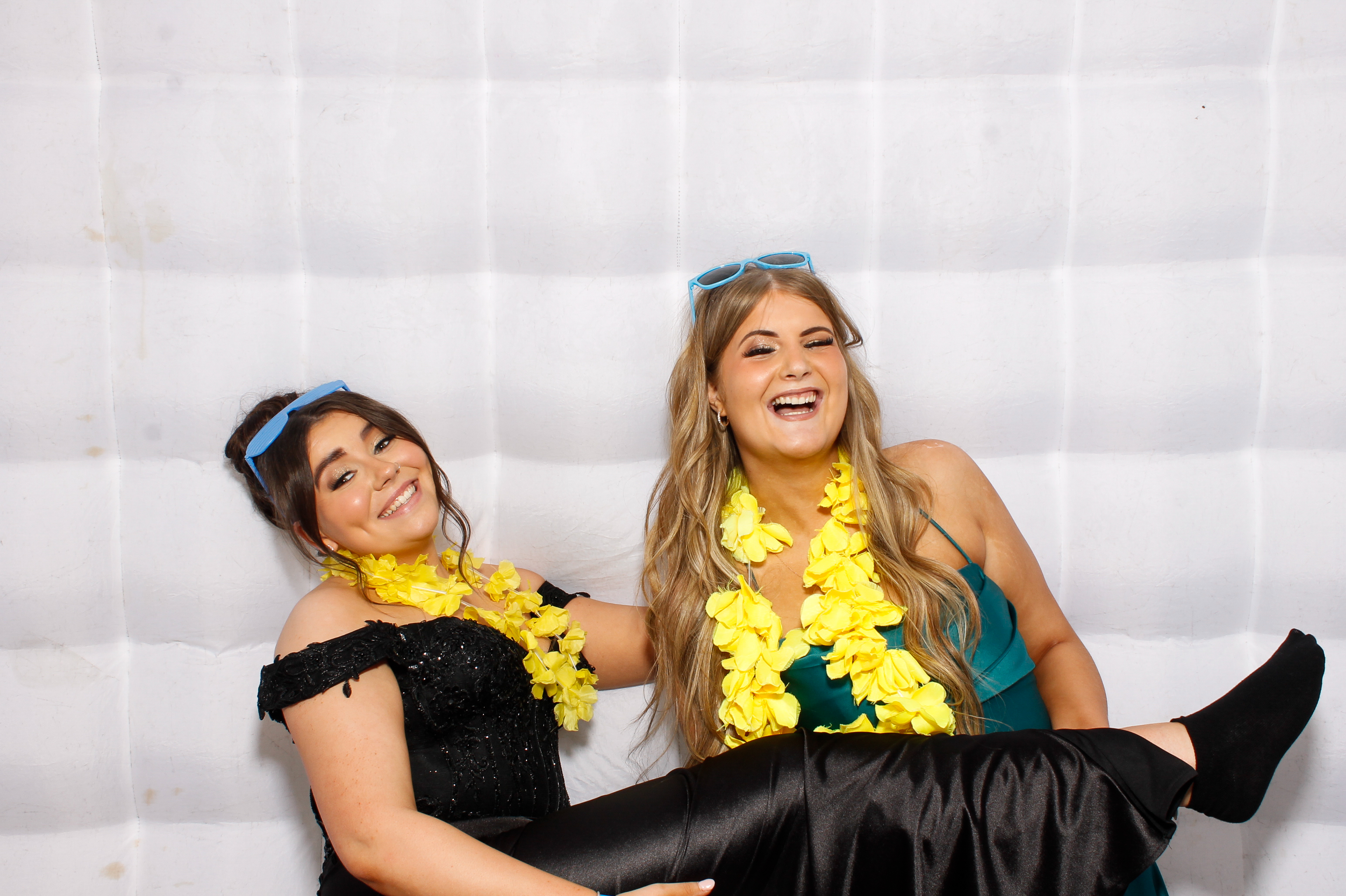 Carndonagh CS Formal '25 | View more photos from the event at gallery.snapmagic.ie/u/SnapMagic/Carndonagh-CS-Formal-25