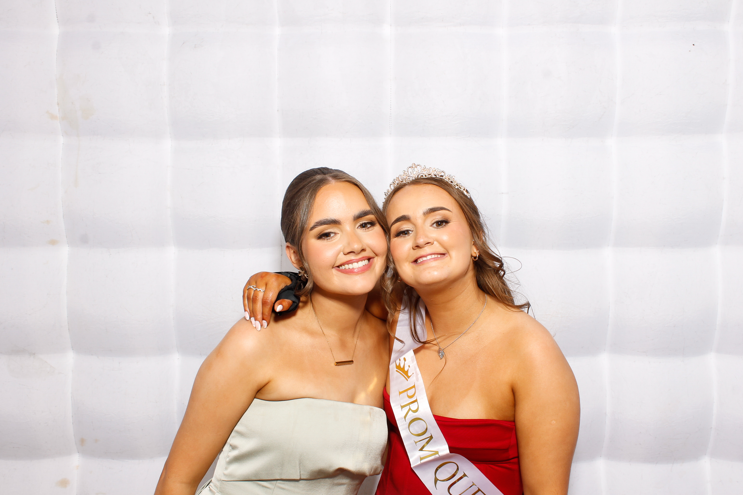 Carndonagh CS Formal '25 | View more photos from the event at gallery.snapmagic.ie/u/SnapMagic/Carndonagh-CS-Formal-25