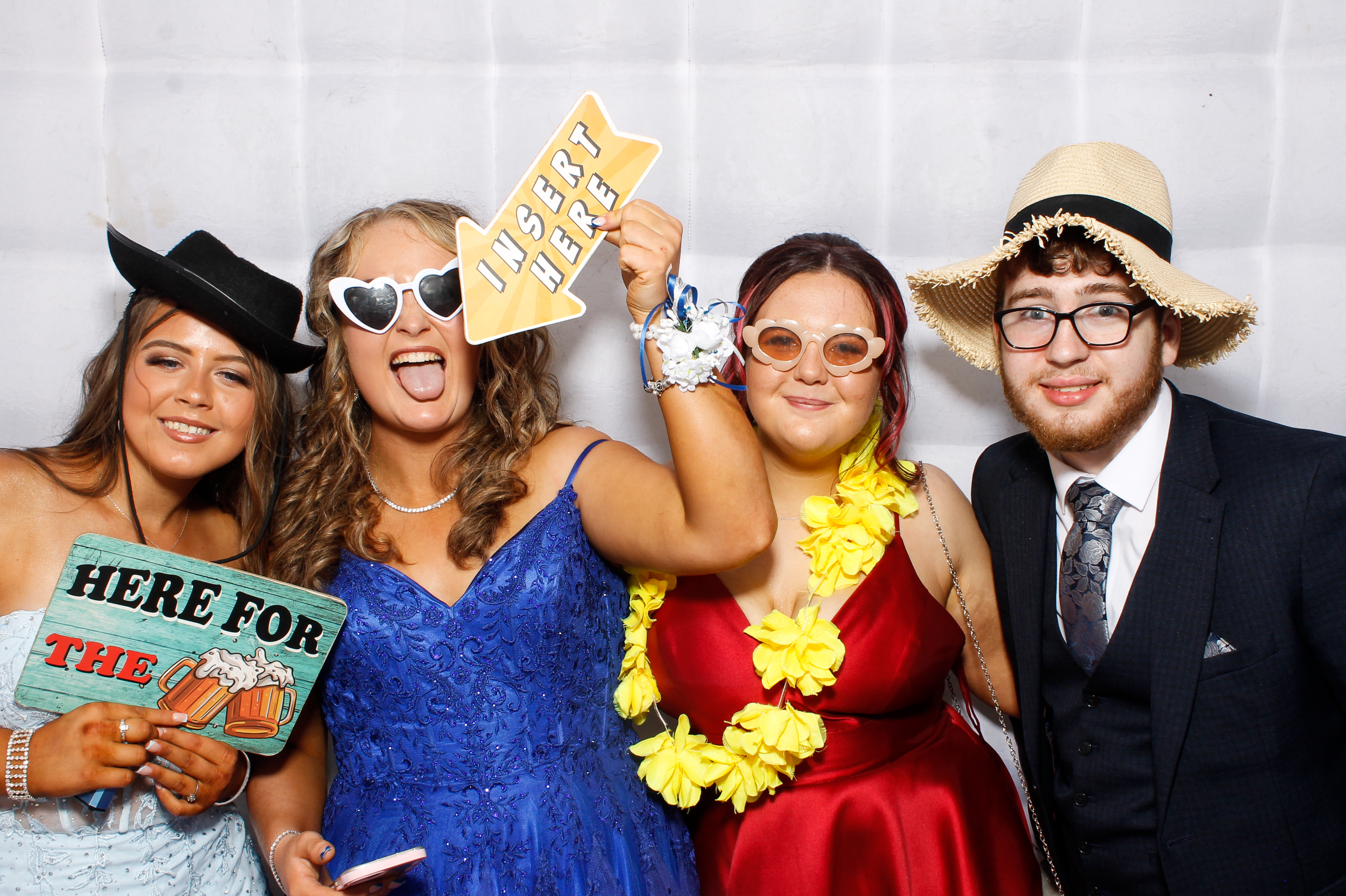 Carndonagh CS Formal '25 | View more photos from the event at gallery.snapmagic.ie/u/SnapMagic/Carndonagh-CS-Formal-25