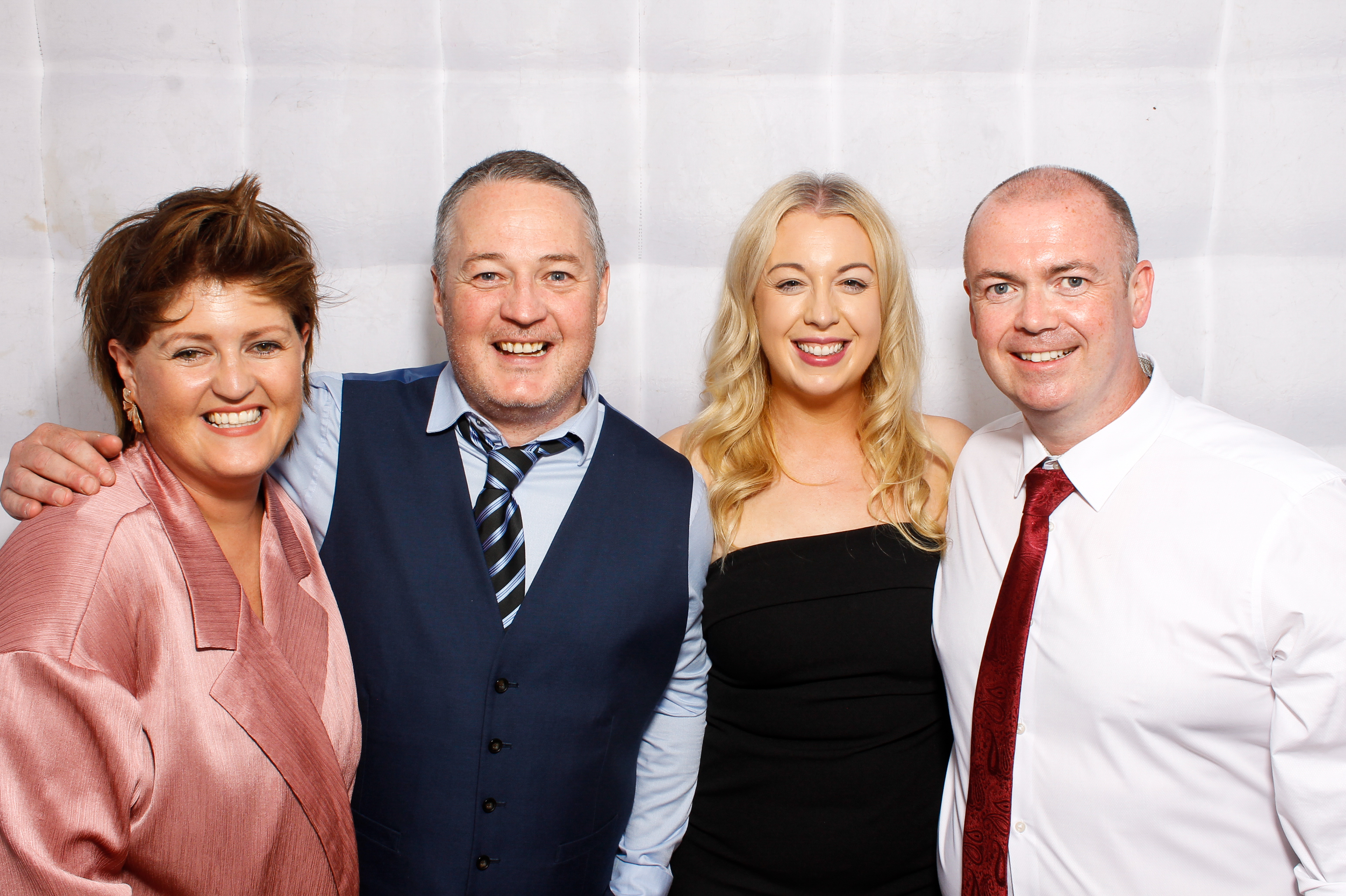 Carndonagh CS Formal '25 | View more photos from the event at gallery.snapmagic.ie/u/SnapMagic/Carndonagh-CS-Formal-25
