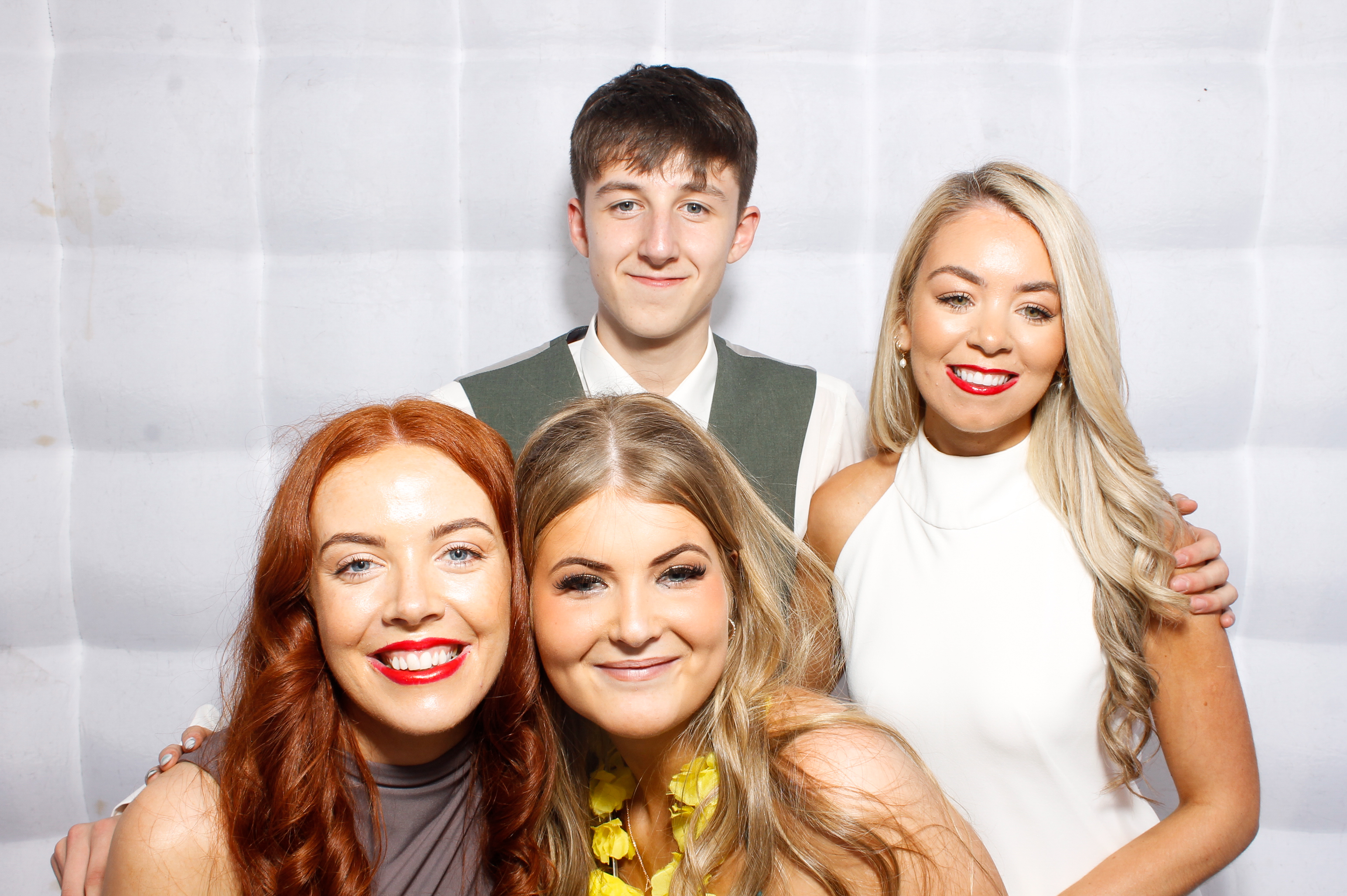 Carndonagh CS Formal '25 | View more photos from the event at gallery.snapmagic.ie/u/SnapMagic/Carndonagh-CS-Formal-25