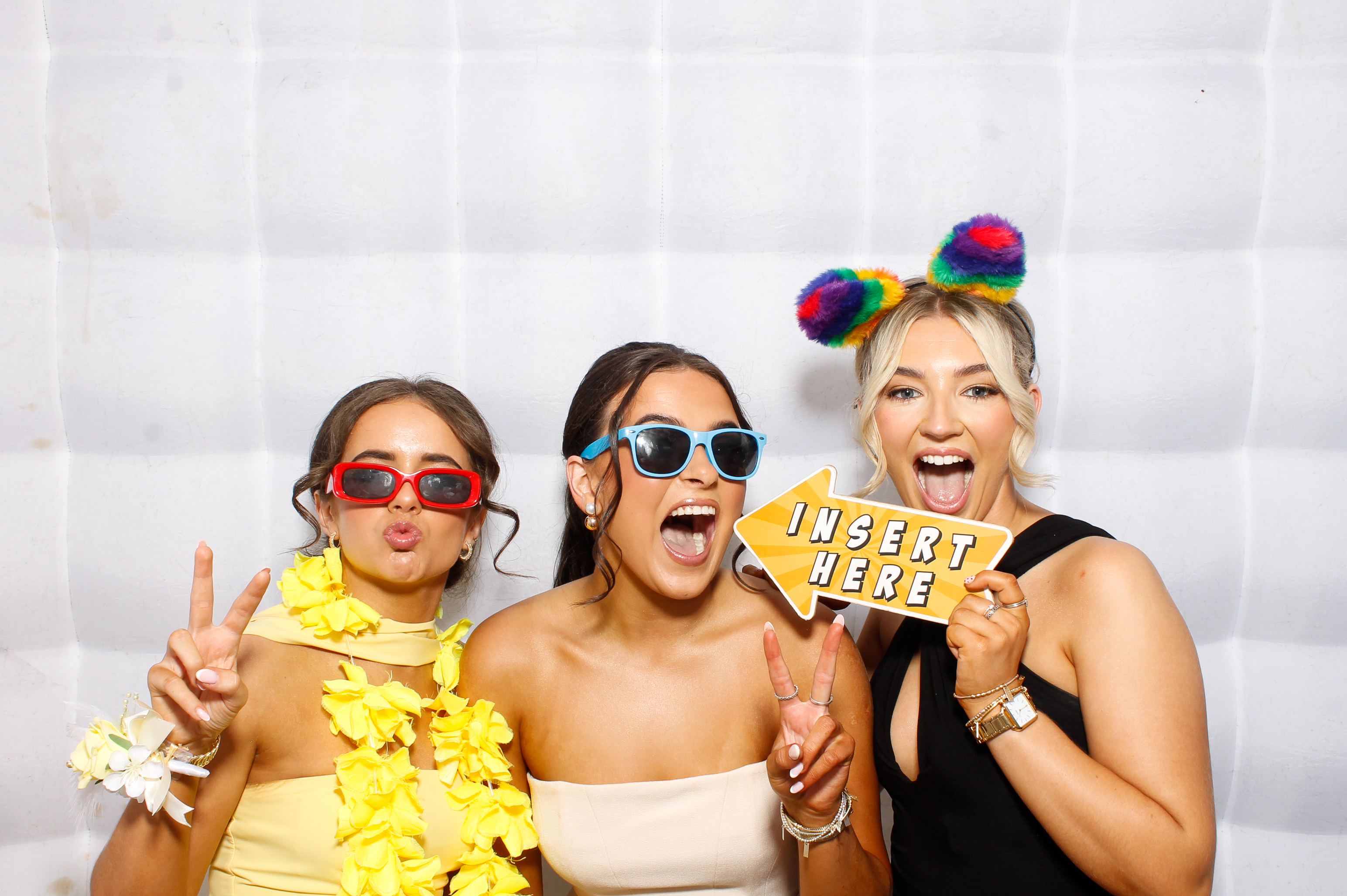 Carndonagh CS Formal '25 | View more photos from the event at gallery.snapmagic.ie/u/SnapMagic/Carndonagh-CS-Formal-25