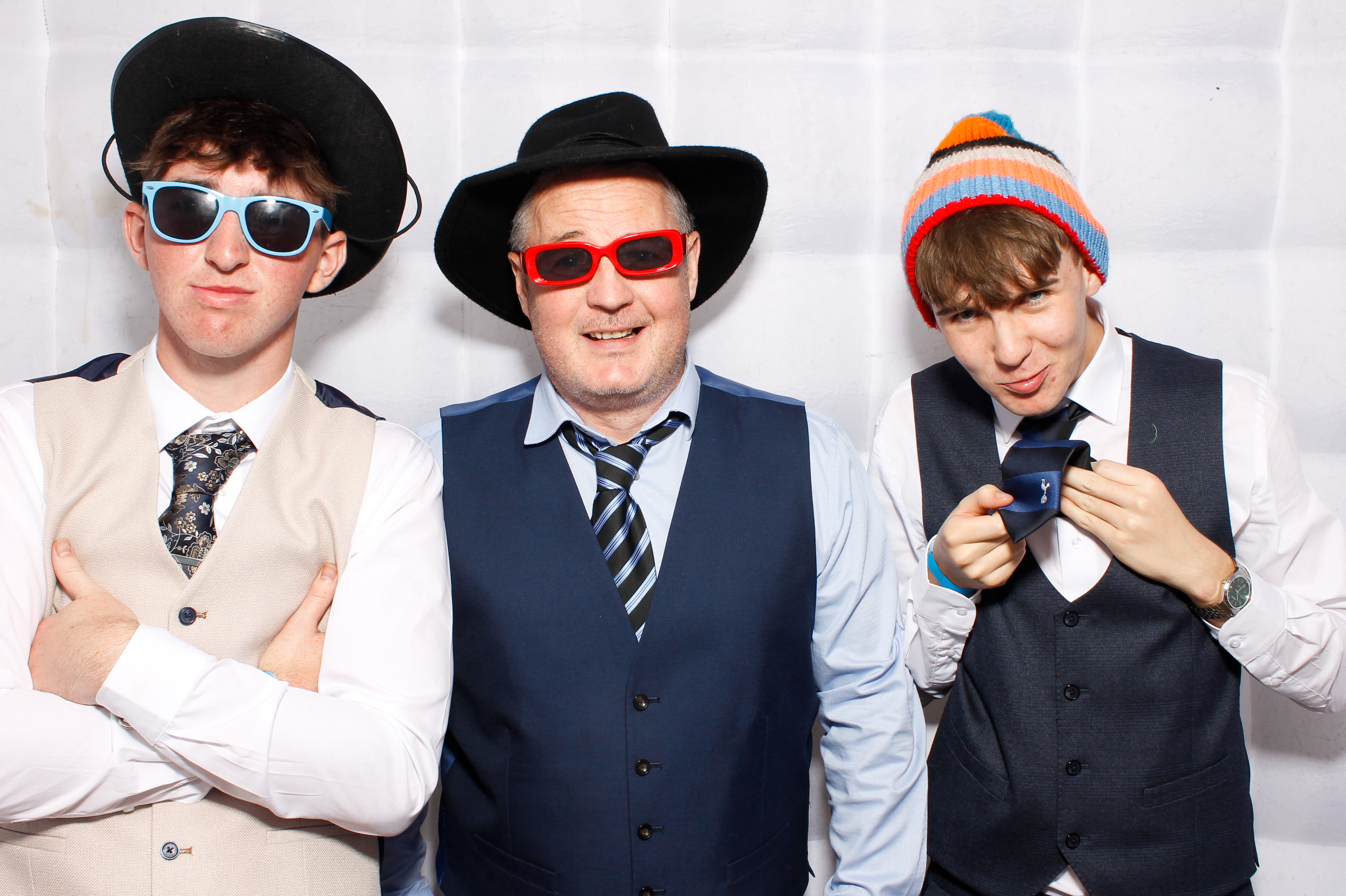 Carndonagh CS Formal '25 | View more photos from the event at gallery.snapmagic.ie/u/SnapMagic/Carndonagh-CS-Formal-25