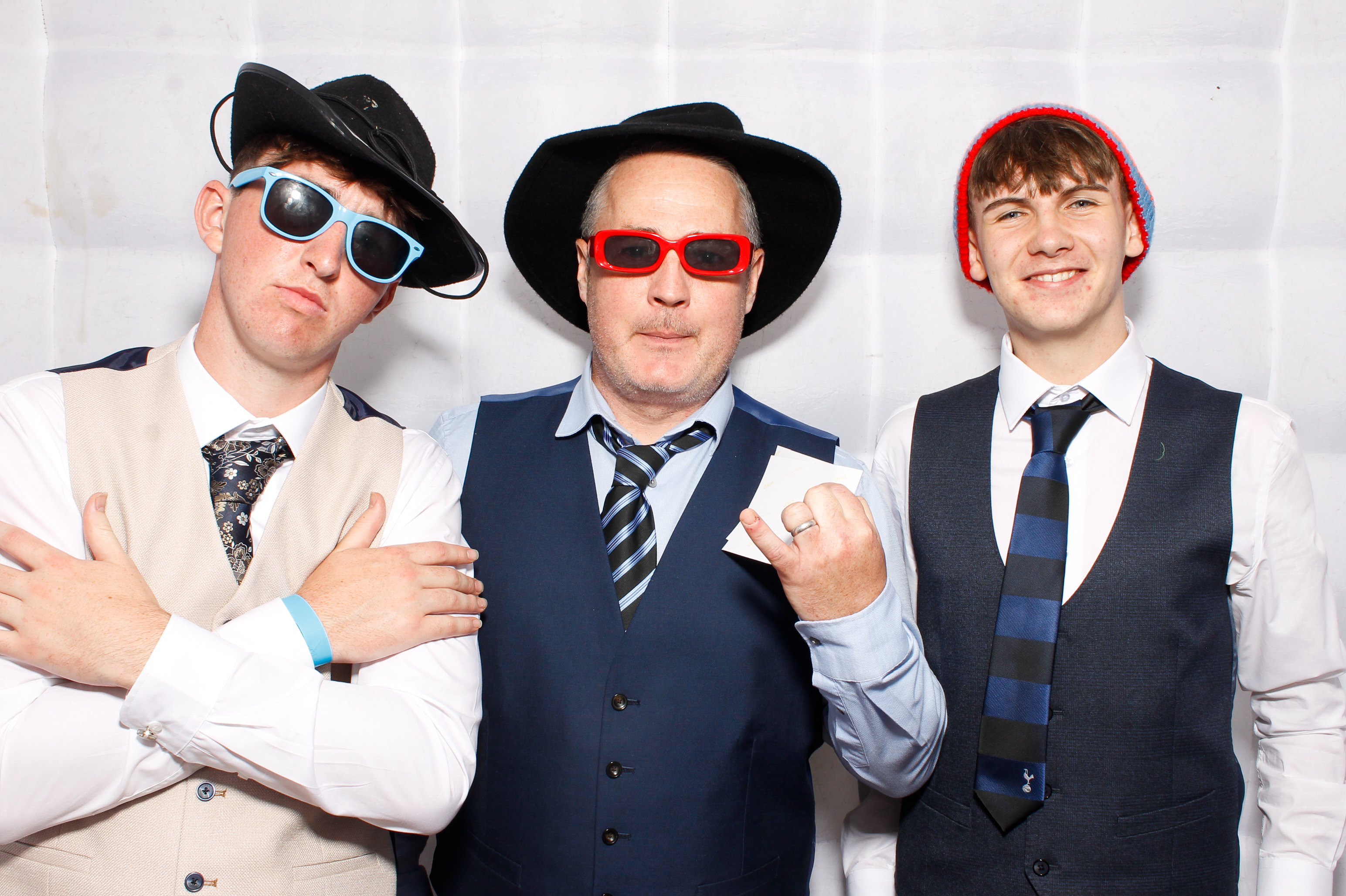 Carndonagh CS Formal '25 | View more photos from the event at gallery.snapmagic.ie/u/SnapMagic/Carndonagh-CS-Formal-25