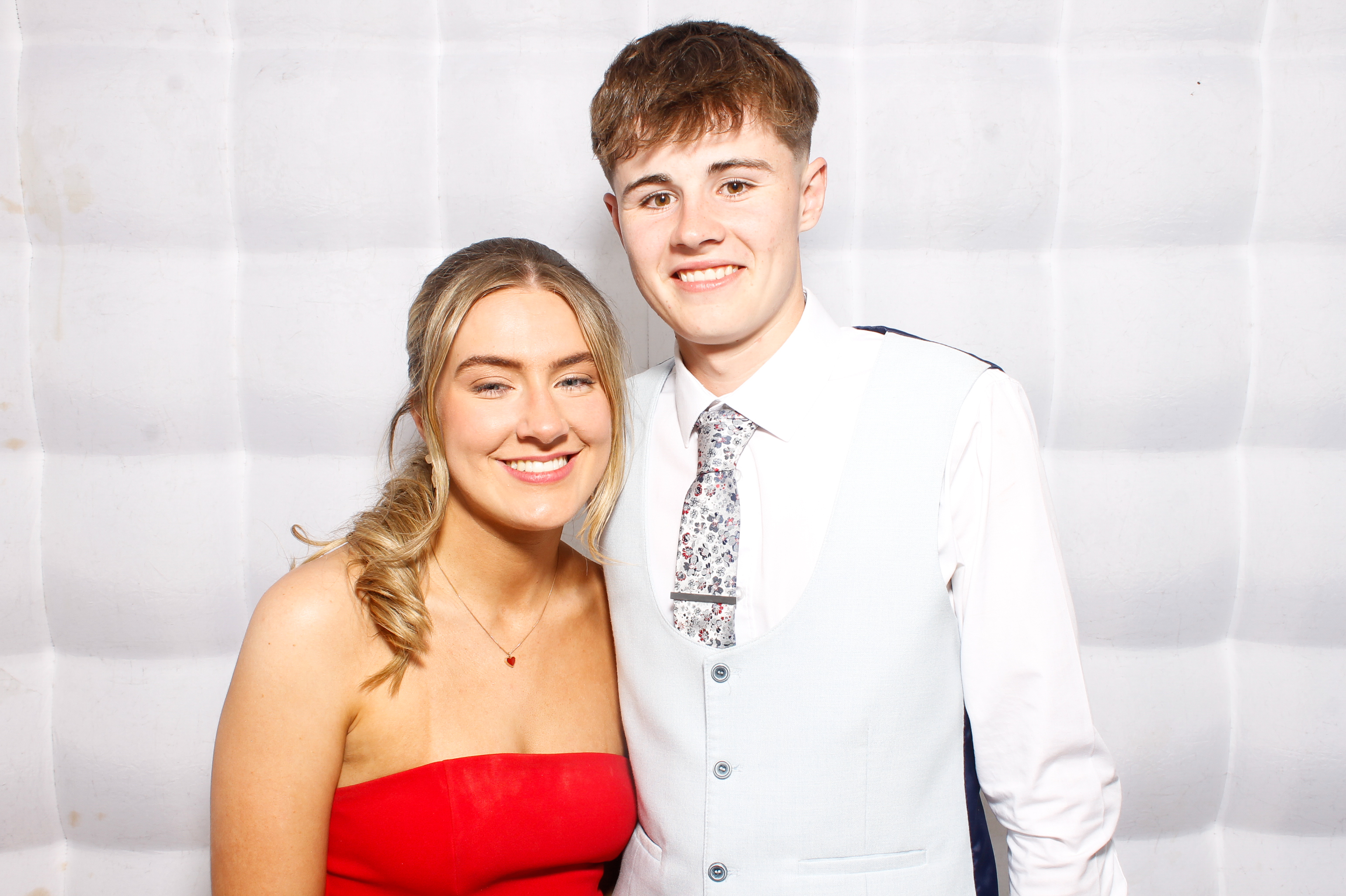 Carndonagh CS Formal '25 | View more photos from the event at gallery.snapmagic.ie/u/SnapMagic/Carndonagh-CS-Formal-25