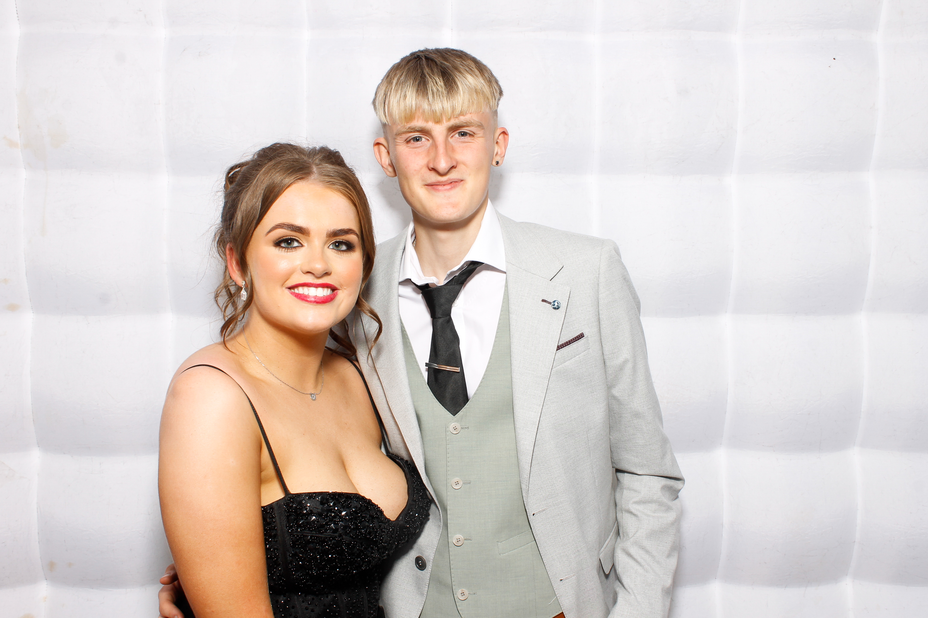 Carndonagh CS Formal '25 | View more photos from the event at gallery.snapmagic.ie/u/SnapMagic/Carndonagh-CS-Formal-25