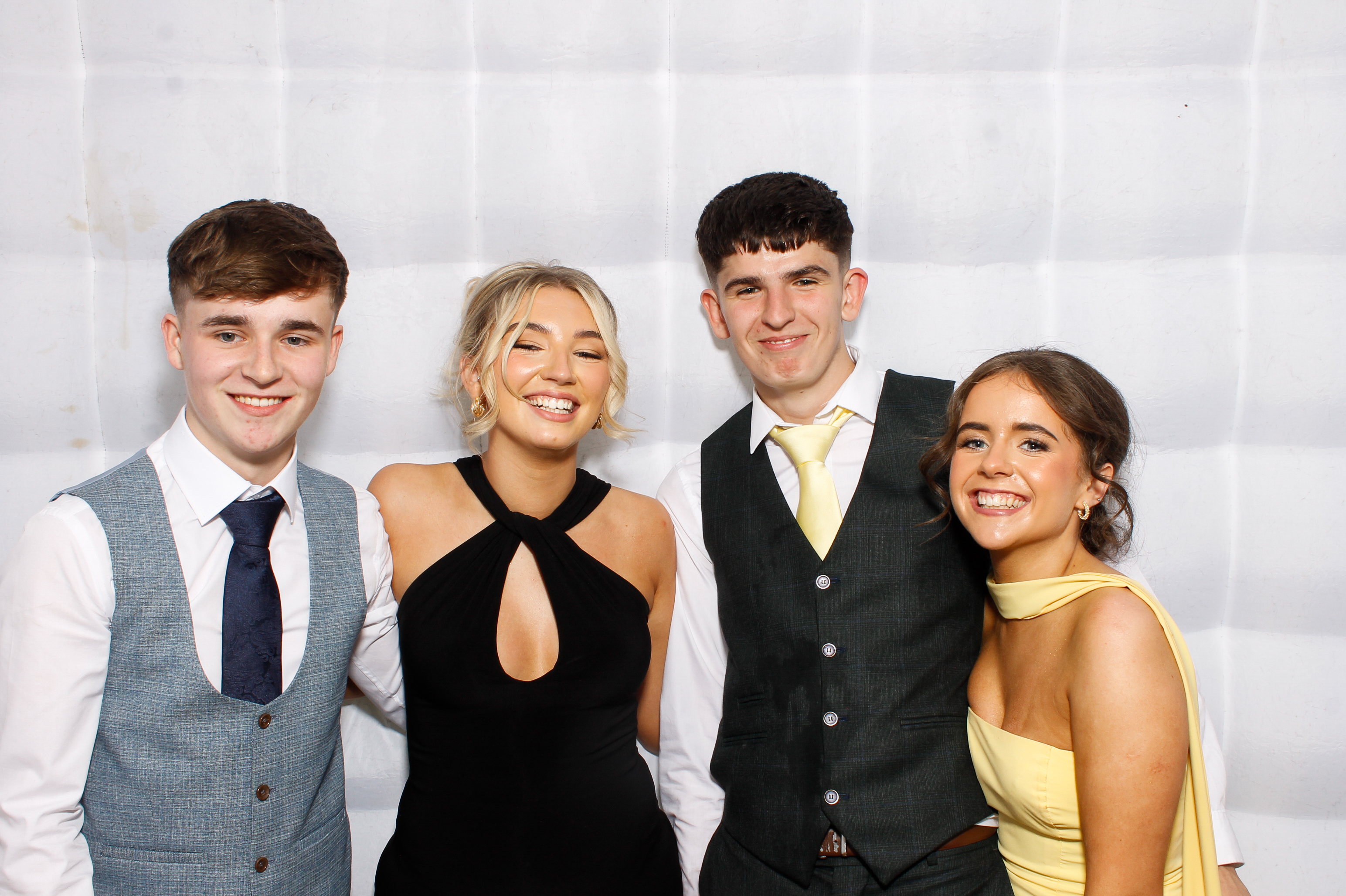 Carndonagh CS Formal '25 | View more photos from the event at gallery.snapmagic.ie/u/SnapMagic/Carndonagh-CS-Formal-25