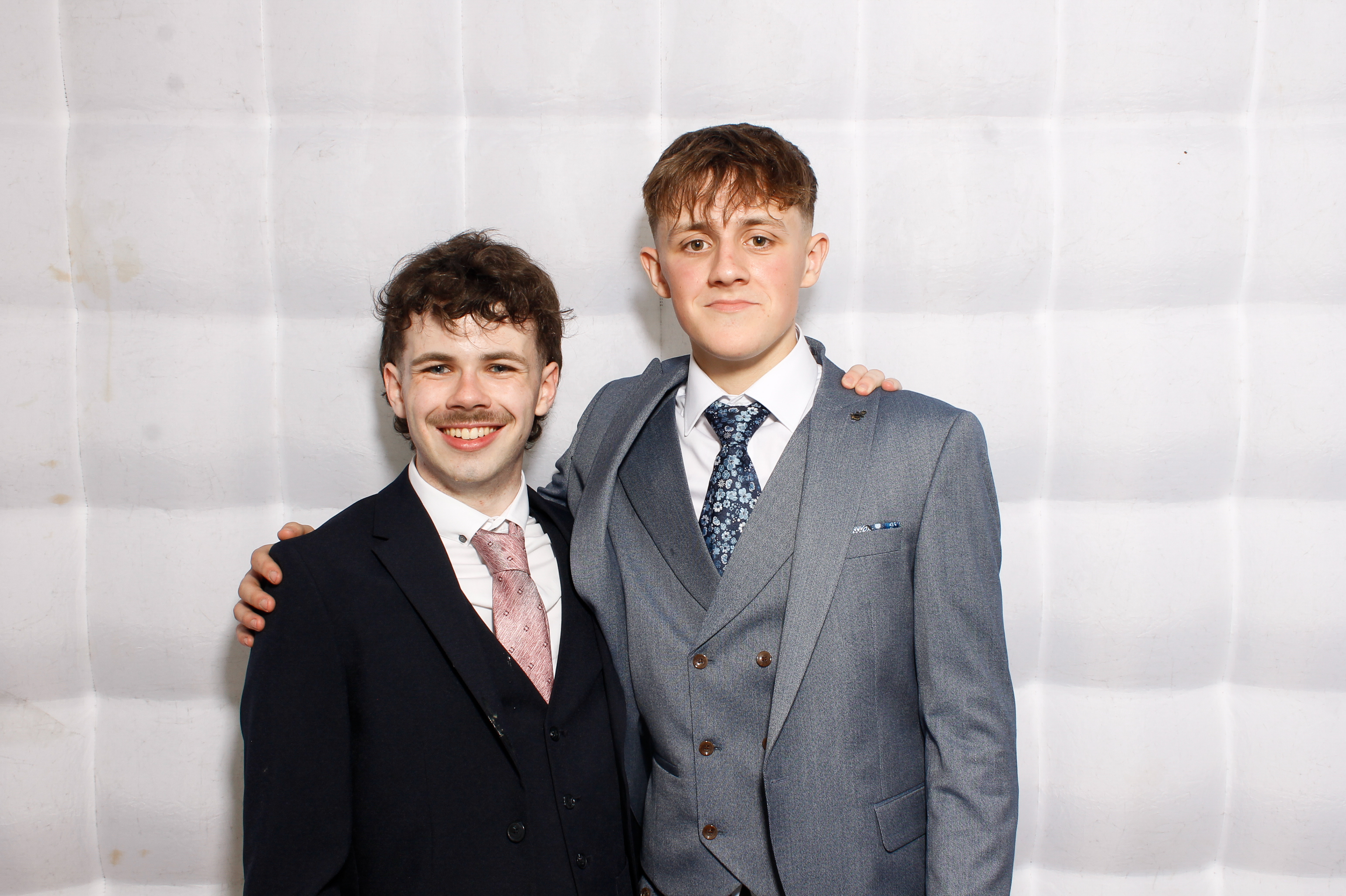 Carndonagh CS Formal '25 | View more photos from the event at gallery.snapmagic.ie/u/SnapMagic/Carndonagh-CS-Formal-25