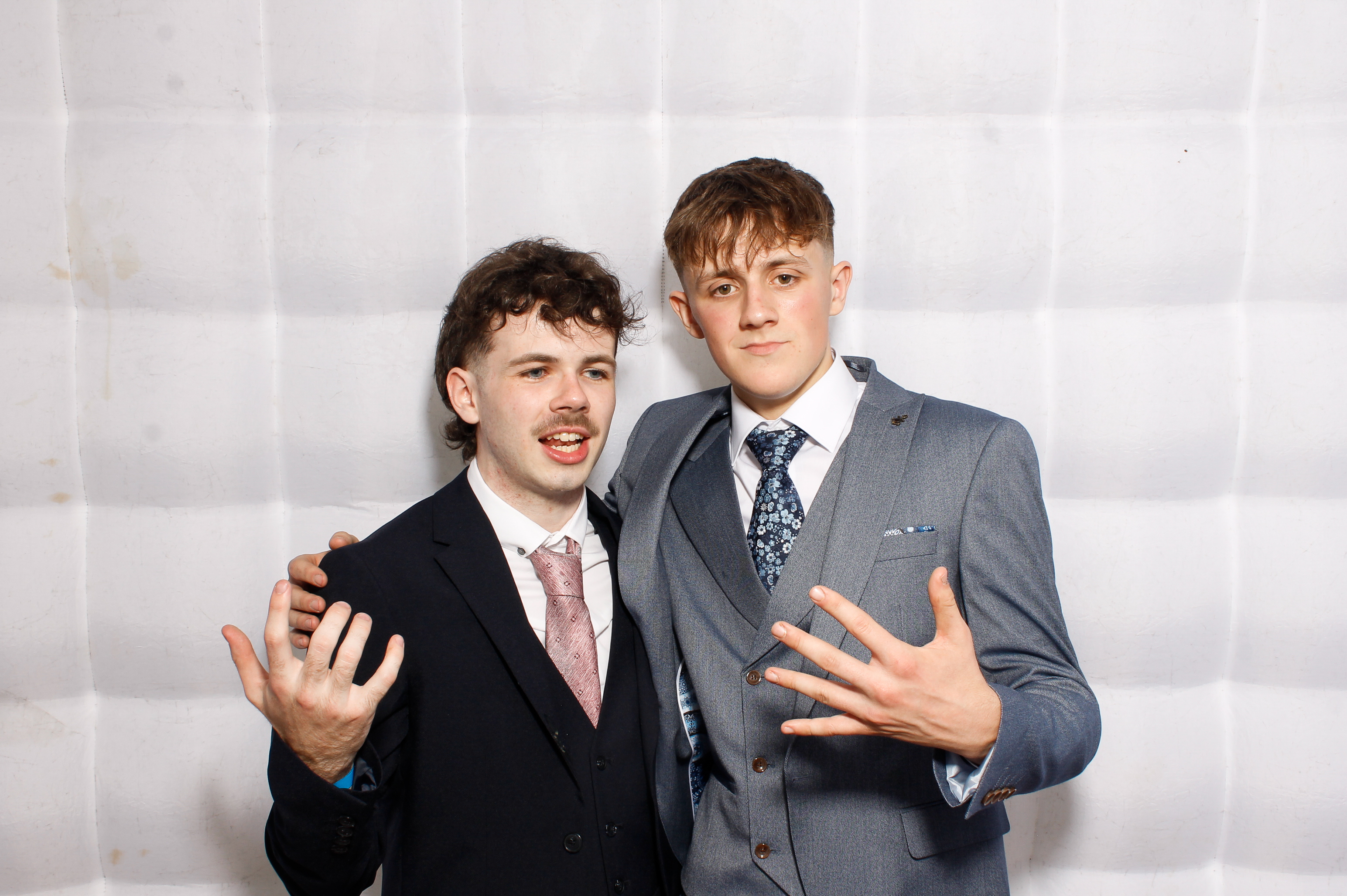 Carndonagh CS Formal '25 | View more photos from the event at gallery.snapmagic.ie/u/SnapMagic/Carndonagh-CS-Formal-25