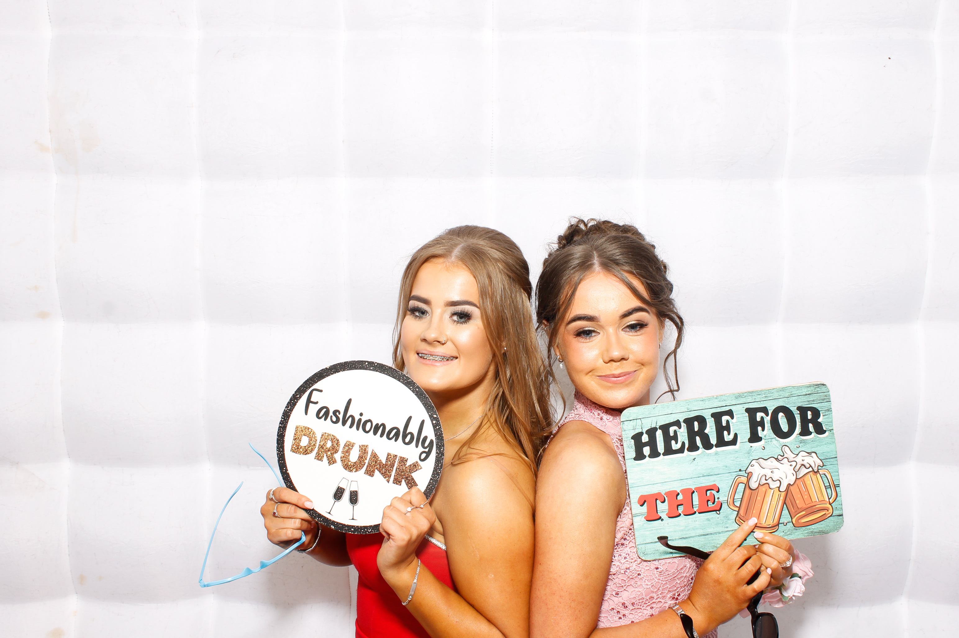 Carndonagh CS Formal '25 | View more photos from the event at gallery.snapmagic.ie/u/SnapMagic/Carndonagh-CS-Formal-25