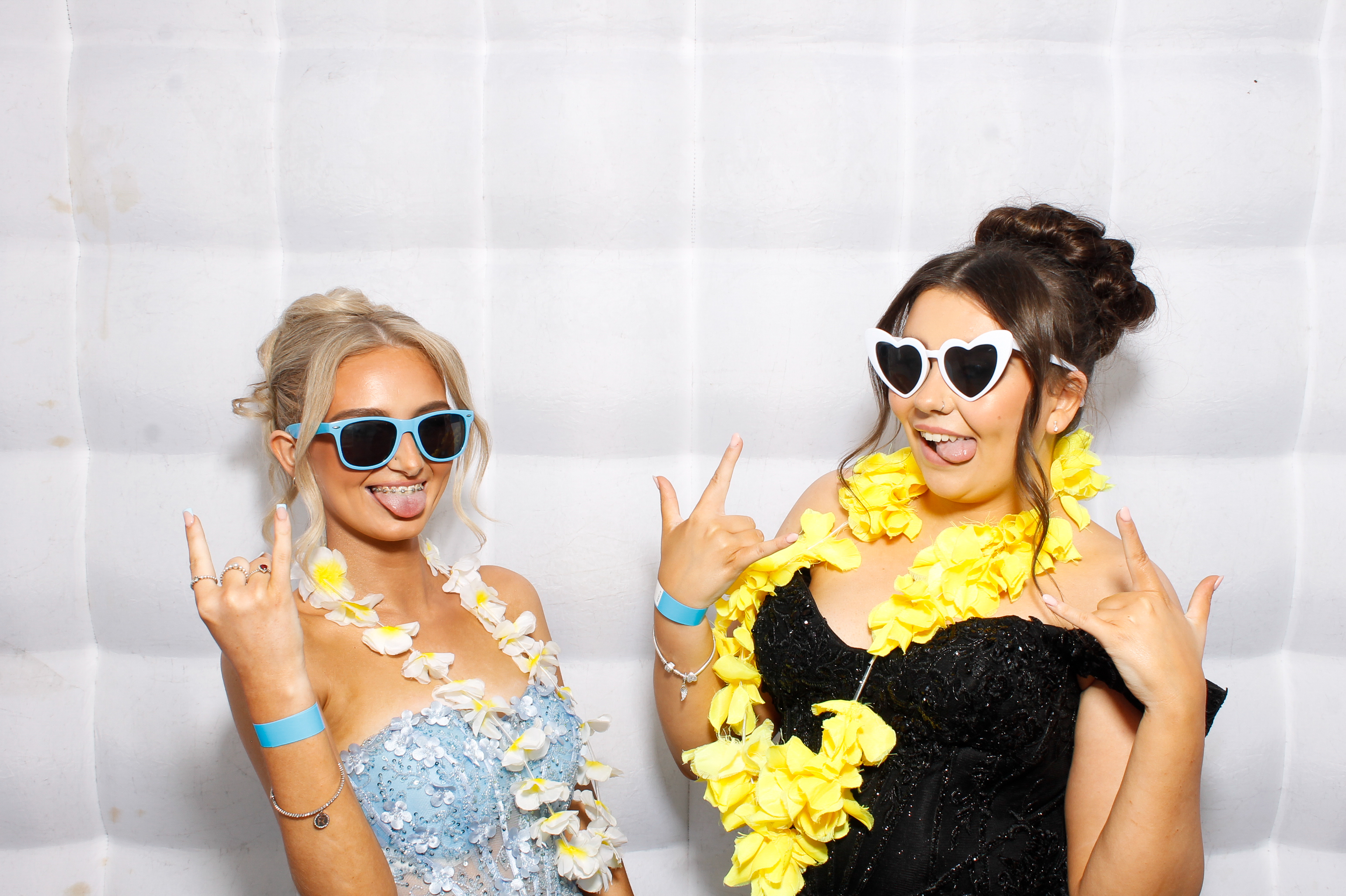 Carndonagh CS Formal '25 | View more photos from the event at gallery.snapmagic.ie/u/SnapMagic/Carndonagh-CS-Formal-25