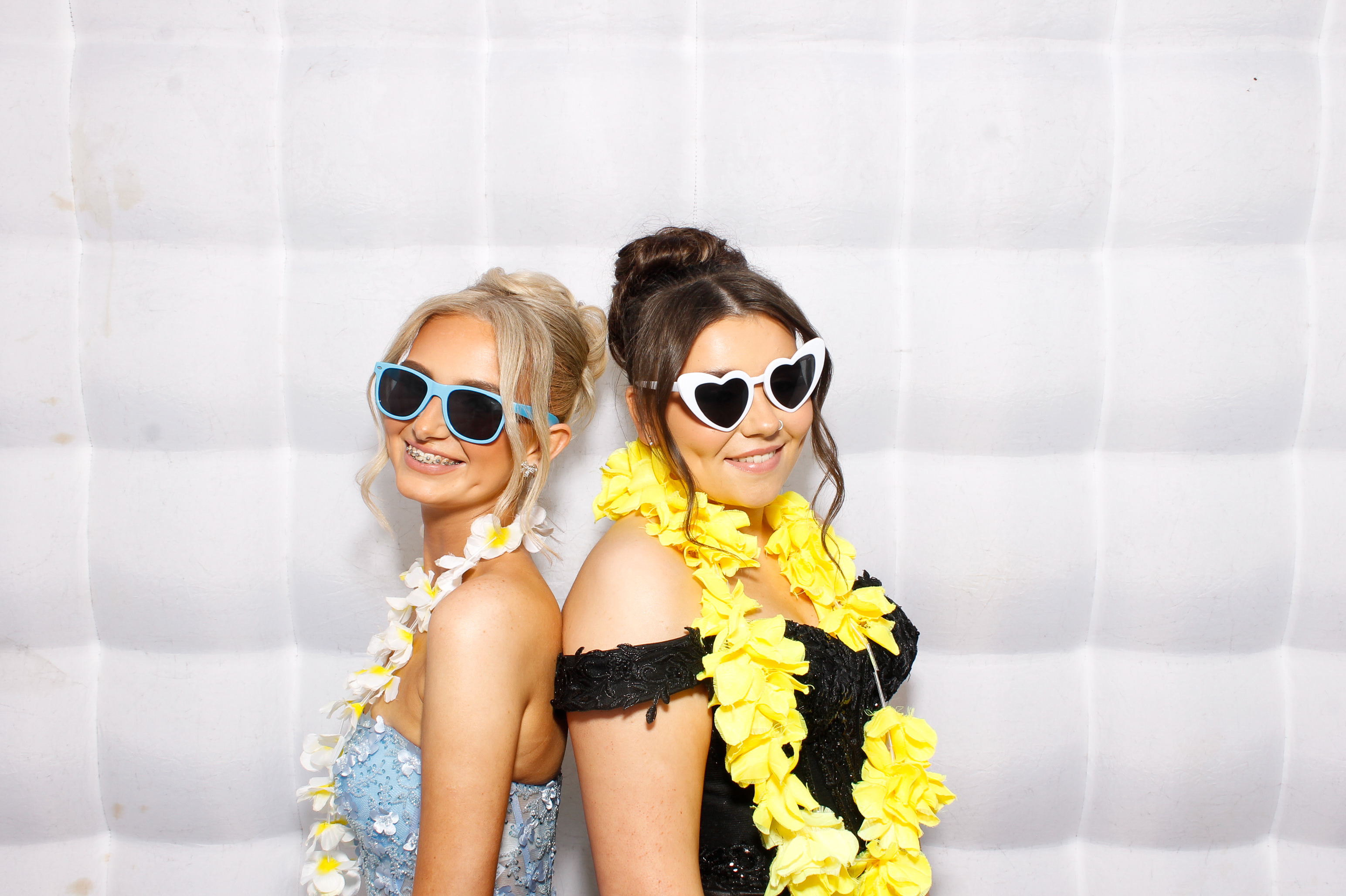 Carndonagh CS Formal '25 | View more photos from the event at gallery.snapmagic.ie/u/SnapMagic/Carndonagh-CS-Formal-25