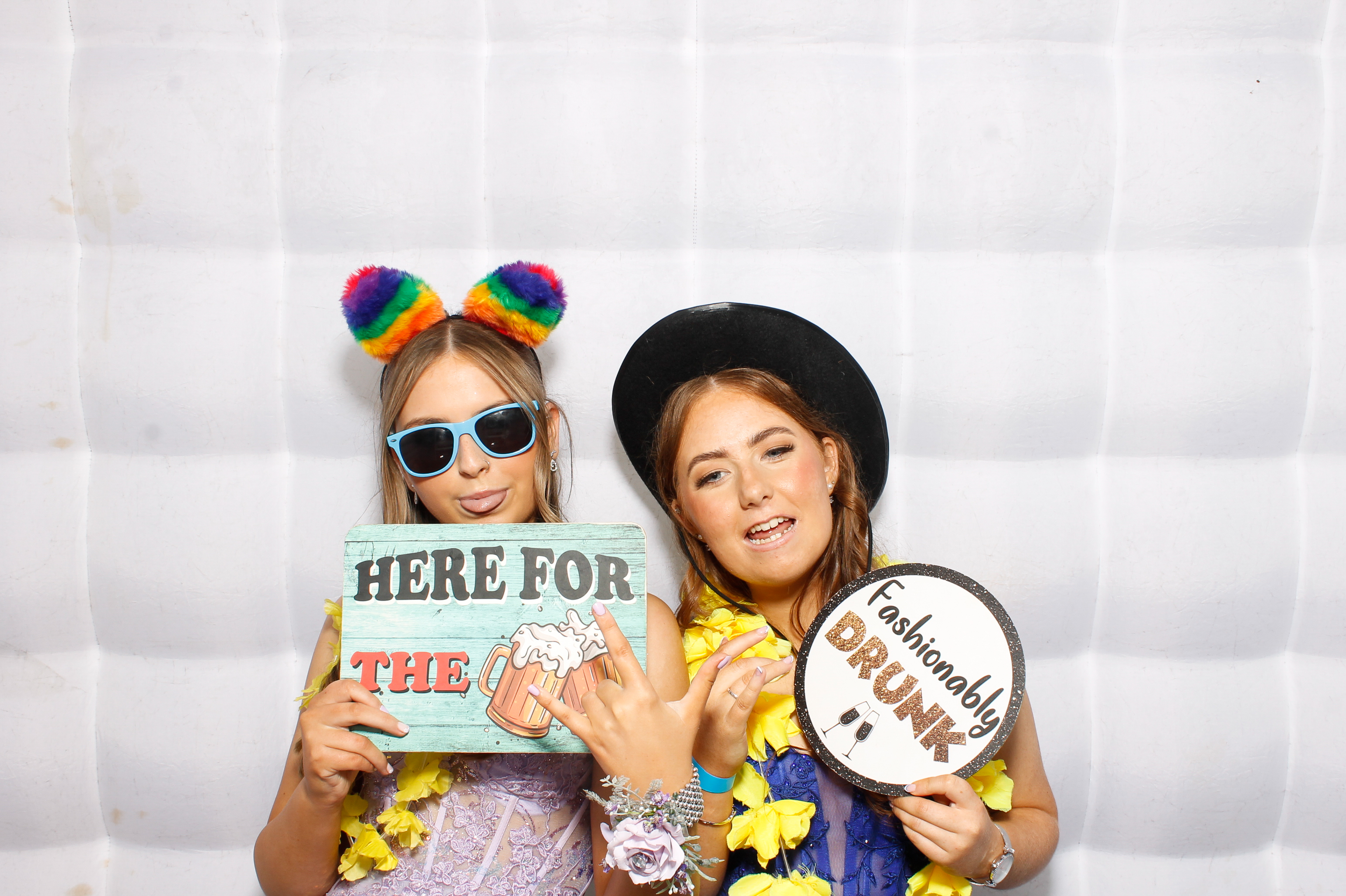 Carndonagh CS Formal '25 | View more photos from the event at gallery.snapmagic.ie/u/SnapMagic/Carndonagh-CS-Formal-25