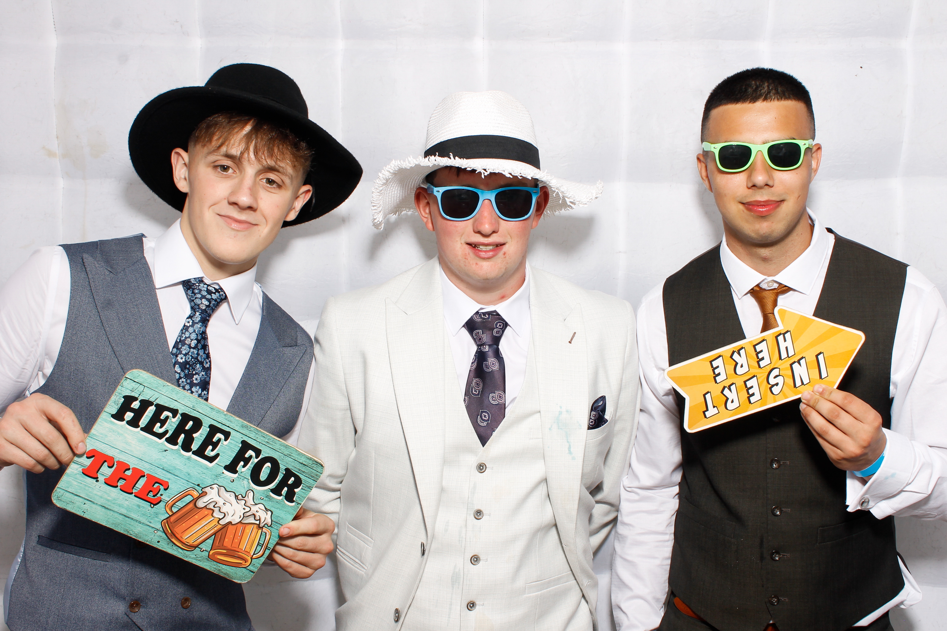 Carndonagh CS Formal '25 | View more photos from the event at gallery.snapmagic.ie/u/SnapMagic/Carndonagh-CS-Formal-25