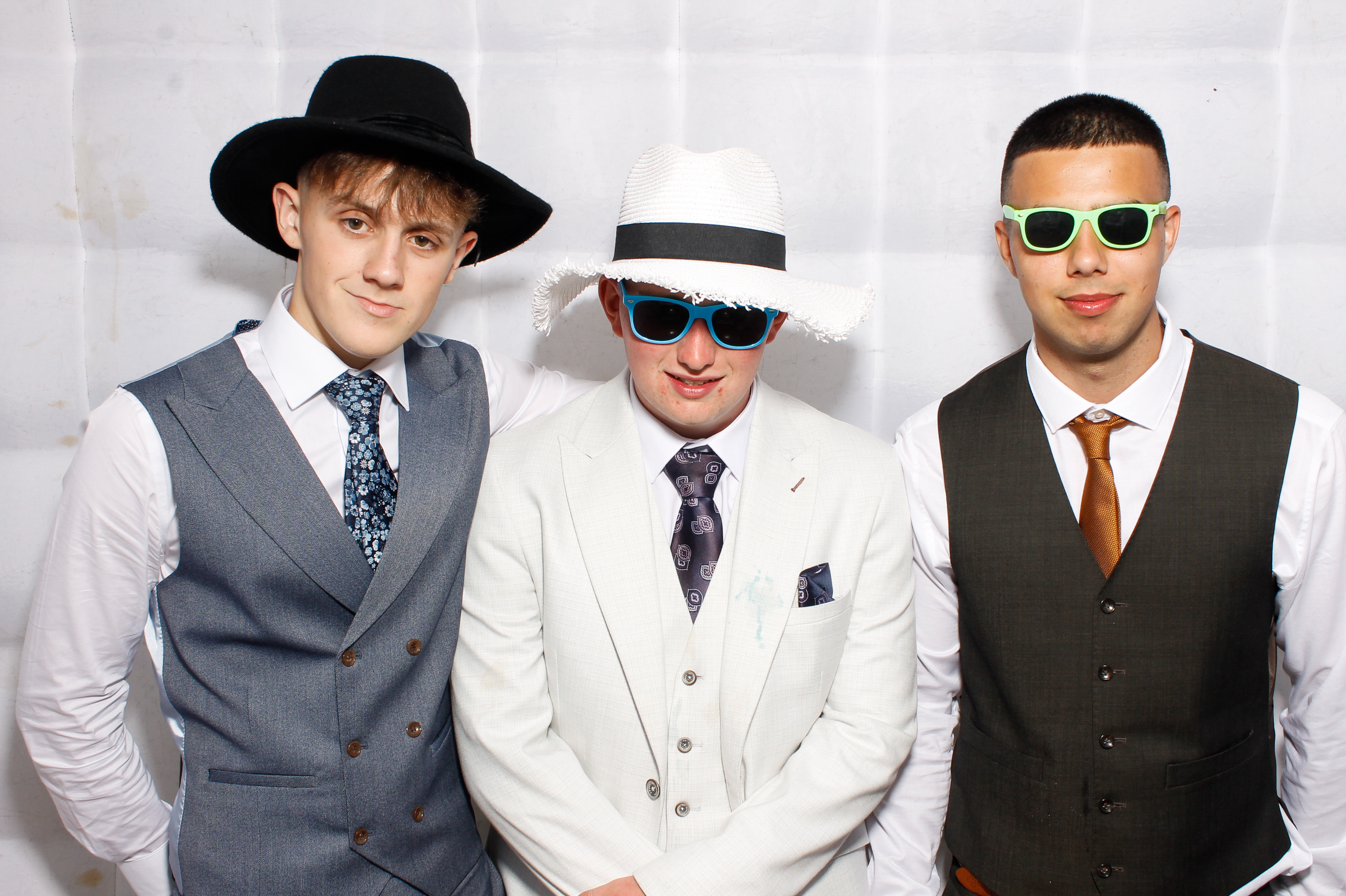 Carndonagh CS Formal '25 | View more photos from the event at gallery.snapmagic.ie/u/SnapMagic/Carndonagh-CS-Formal-25