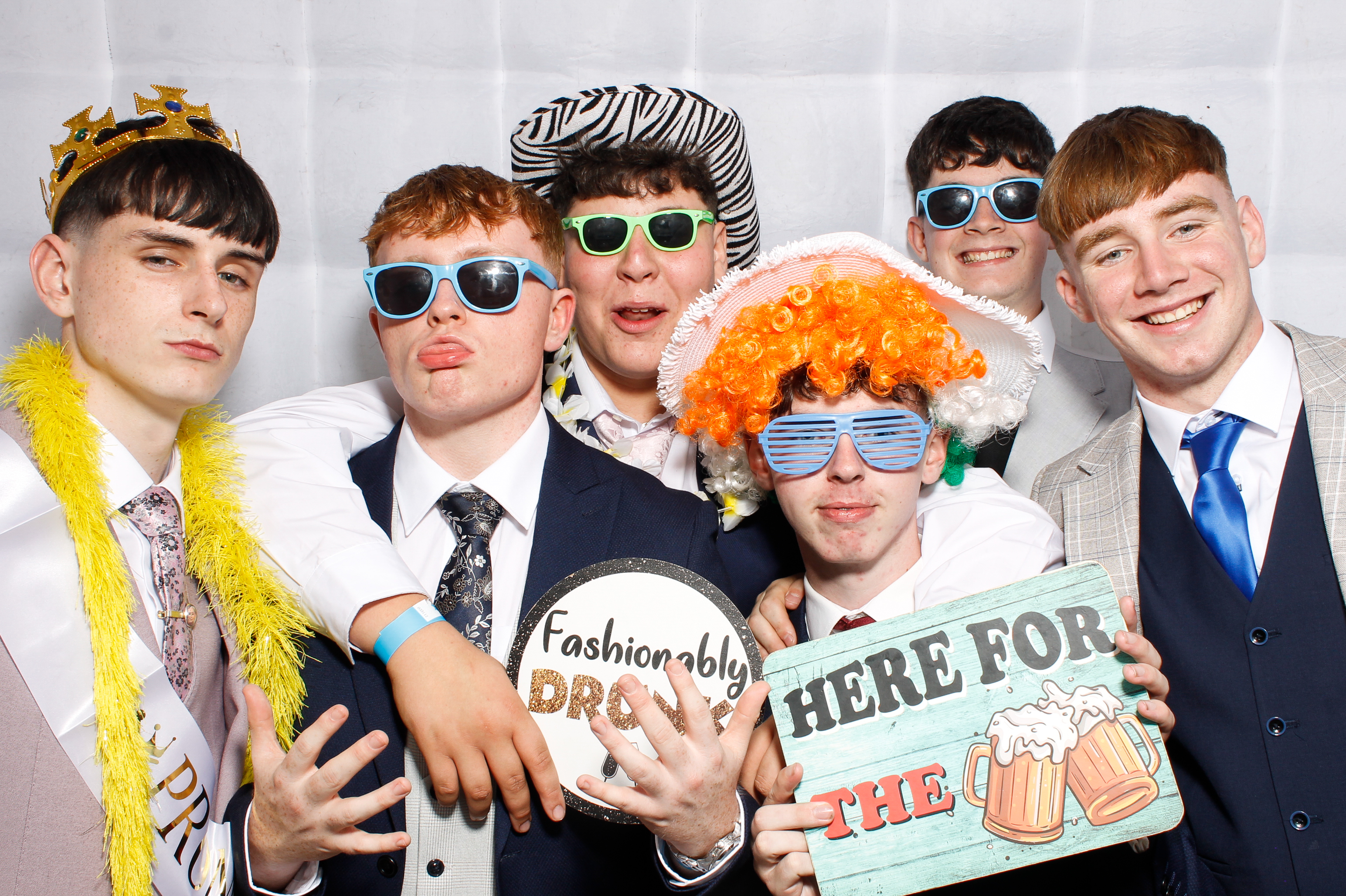 Carndonagh CS Formal '25 | View more photos from the event at gallery.snapmagic.ie/u/SnapMagic/Carndonagh-CS-Formal-25