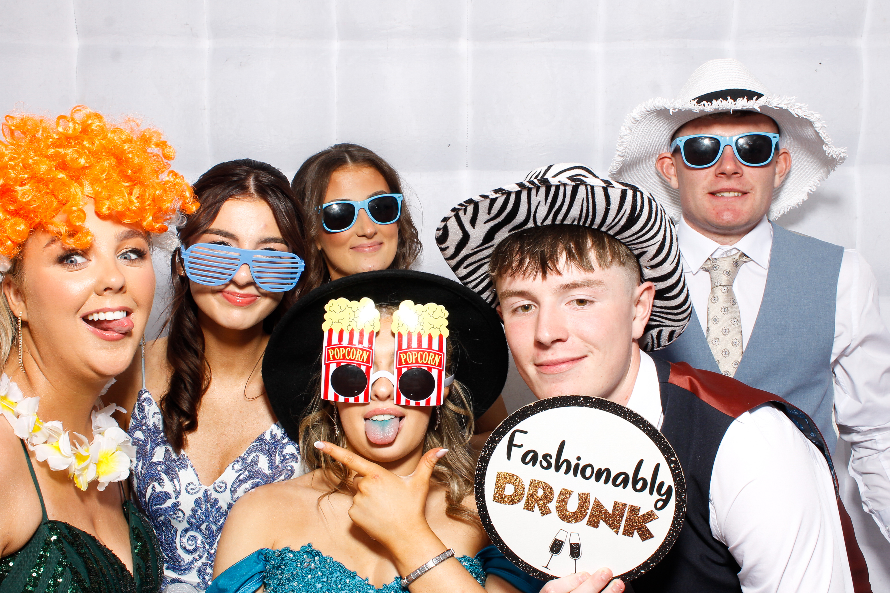 Carndonagh CS Formal '25 | View more photos from the event at gallery.snapmagic.ie/u/SnapMagic/Carndonagh-CS-Formal-25