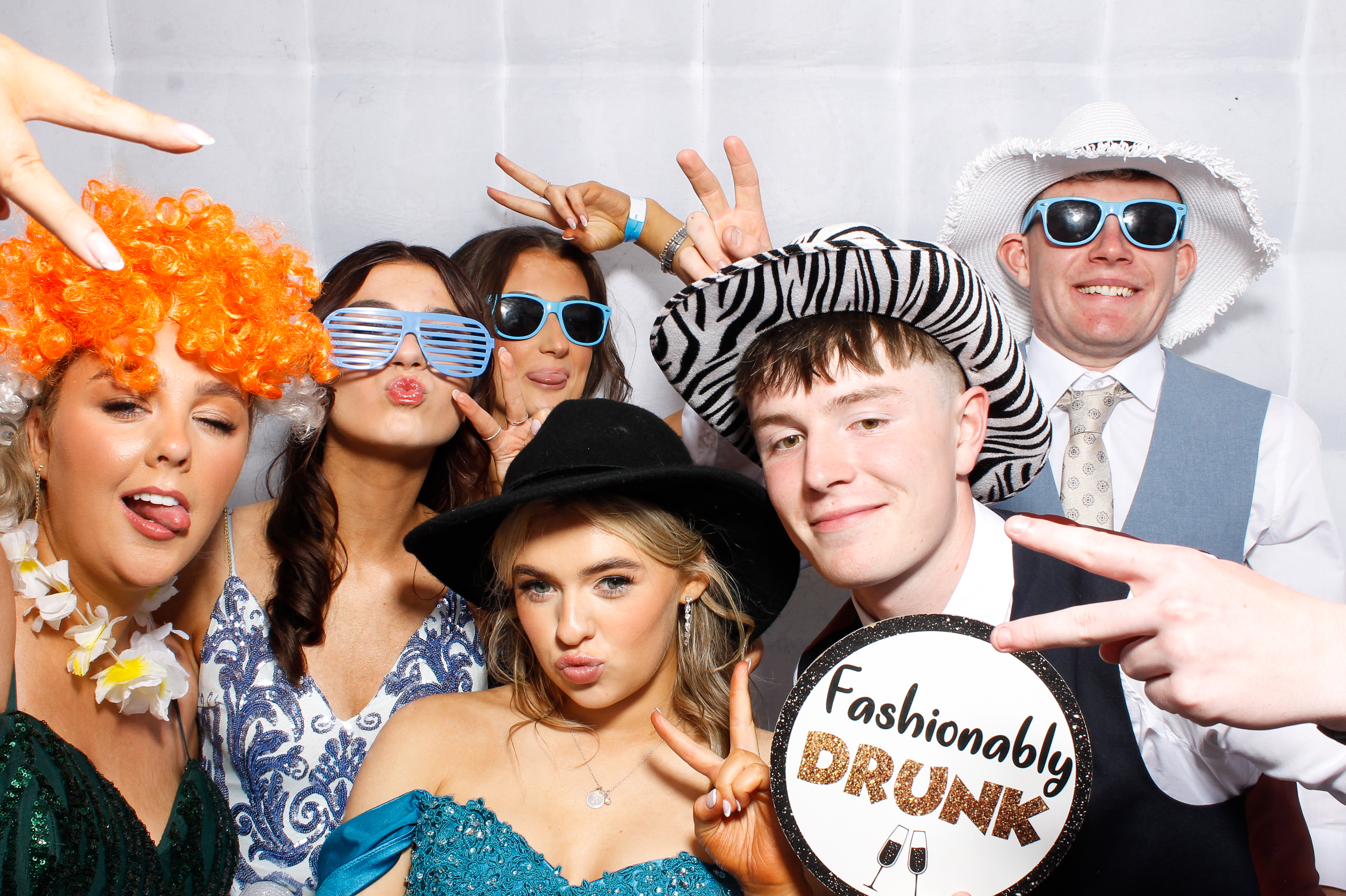 Carndonagh CS Formal '25 | View more photos from the event at gallery.snapmagic.ie/u/SnapMagic/Carndonagh-CS-Formal-25