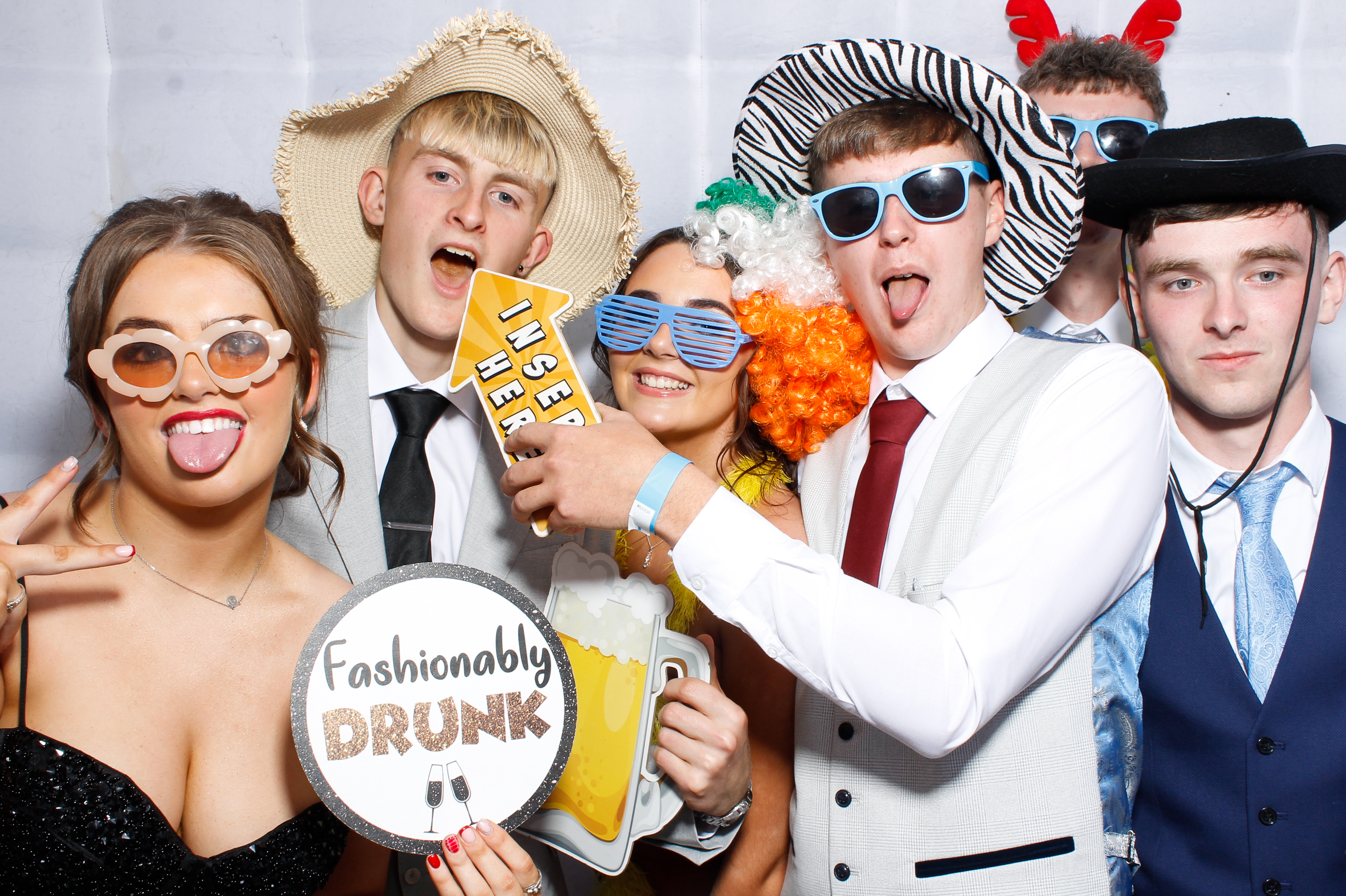 Carndonagh CS Formal '25 | View more photos from the event at gallery.snapmagic.ie/u/SnapMagic/Carndonagh-CS-Formal-25