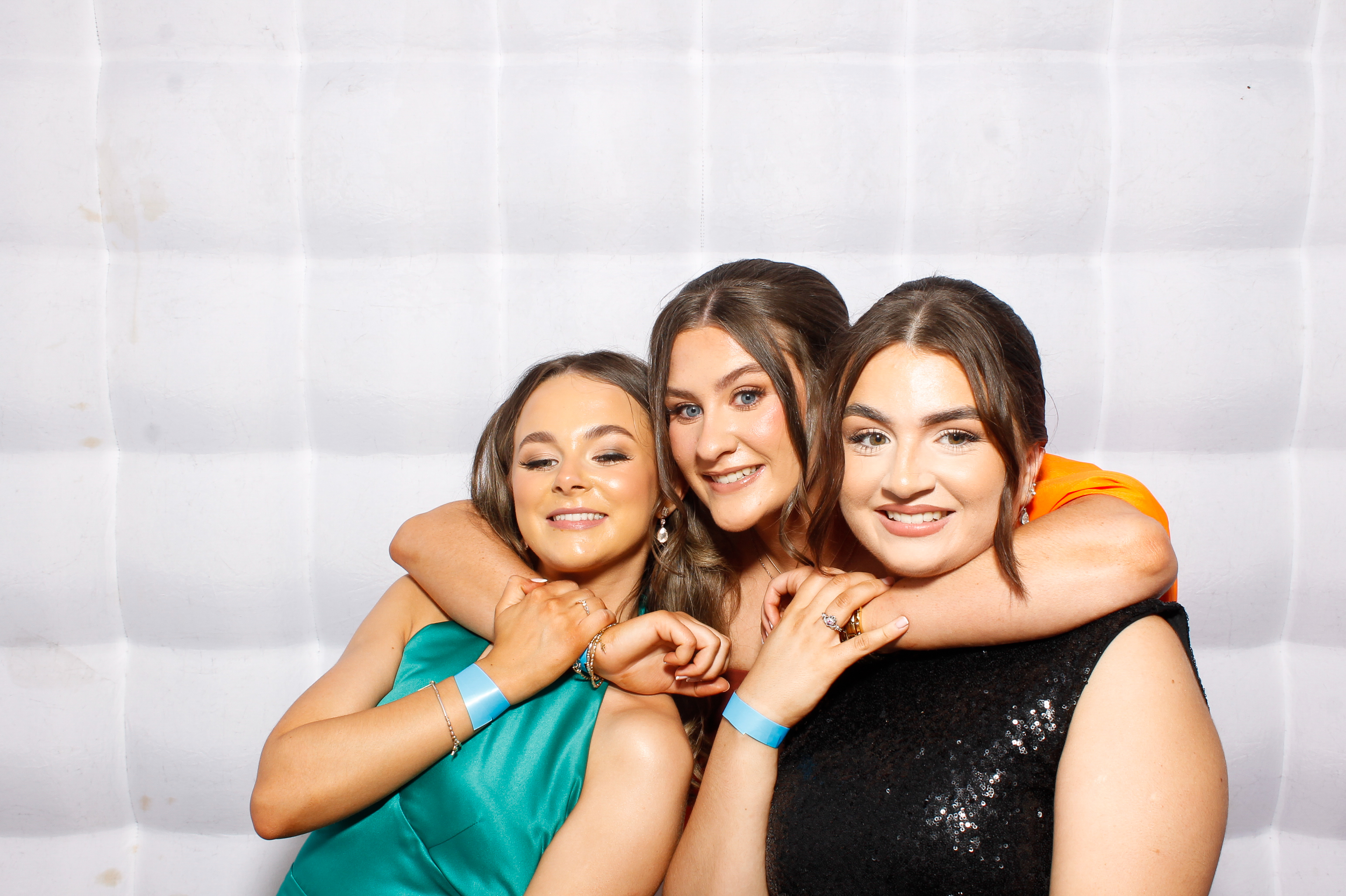 Carndonagh CS Formal '25 | View more photos from the event at gallery.snapmagic.ie/u/SnapMagic/Carndonagh-CS-Formal-25