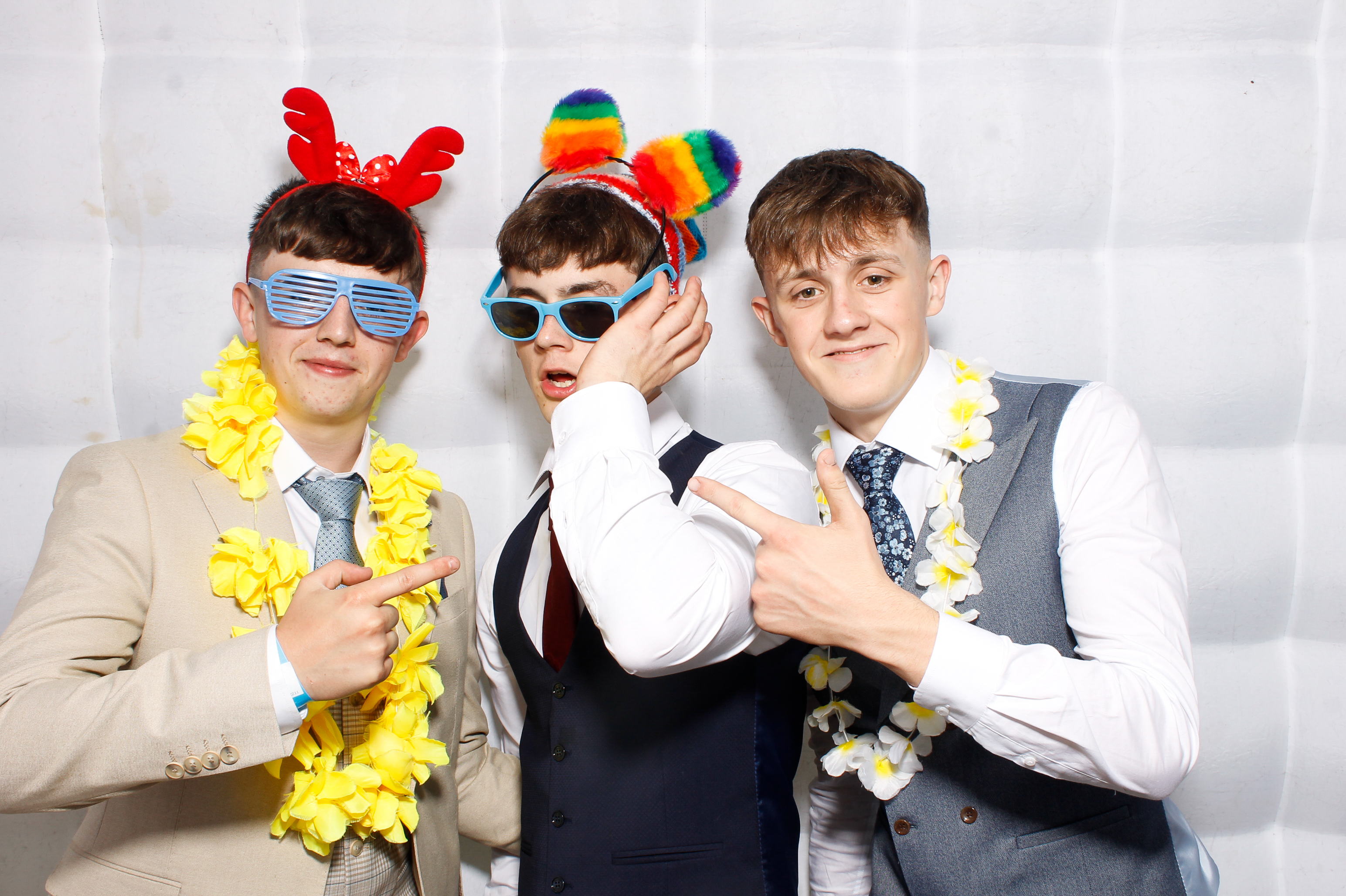 Carndonagh CS Formal '25 | View more photos from the event at gallery.snapmagic.ie/u/SnapMagic/Carndonagh-CS-Formal-25