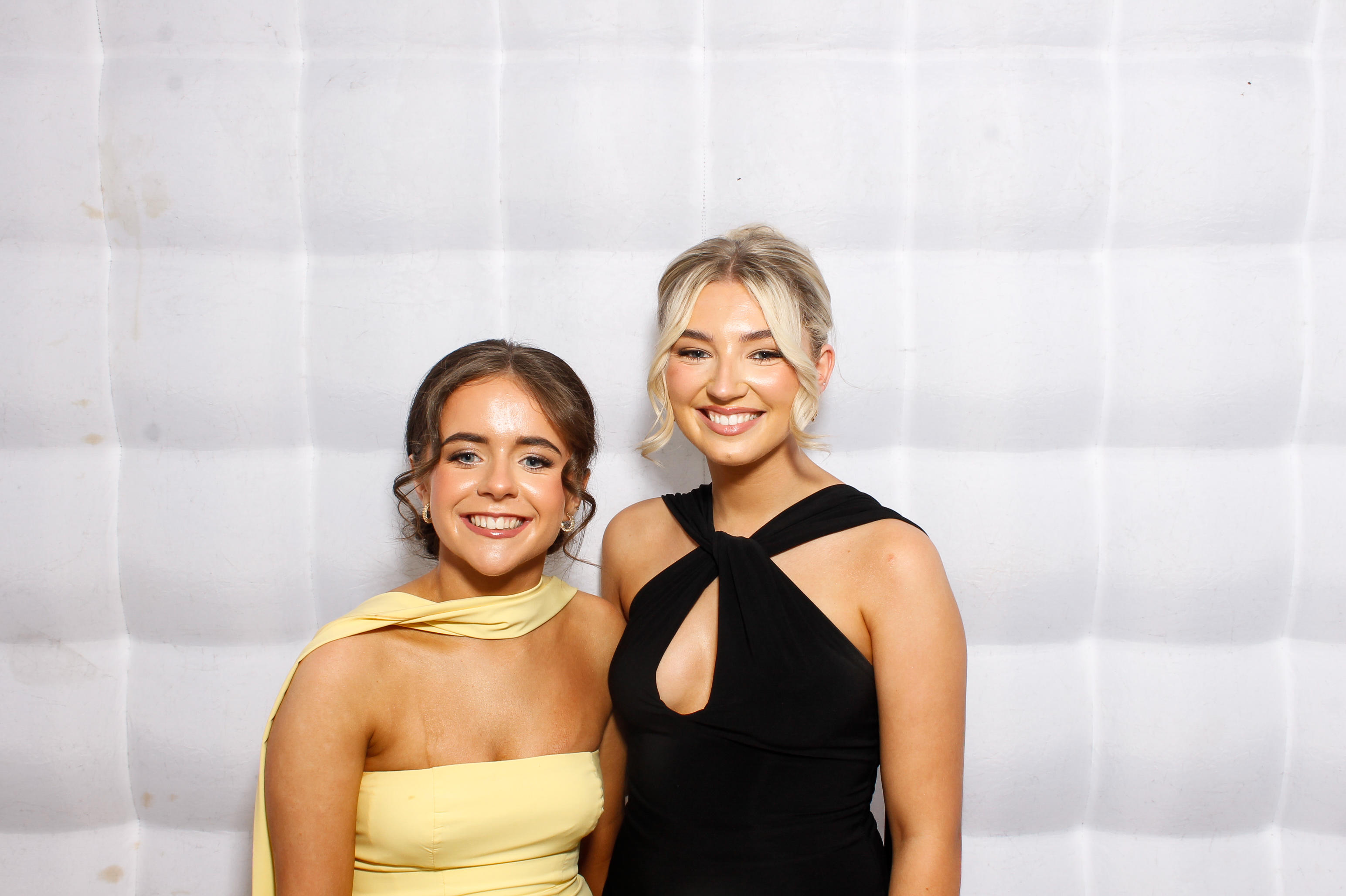 Carndonagh CS Formal '25 | View more photos from the event at gallery.snapmagic.ie/u/SnapMagic/Carndonagh-CS-Formal-25