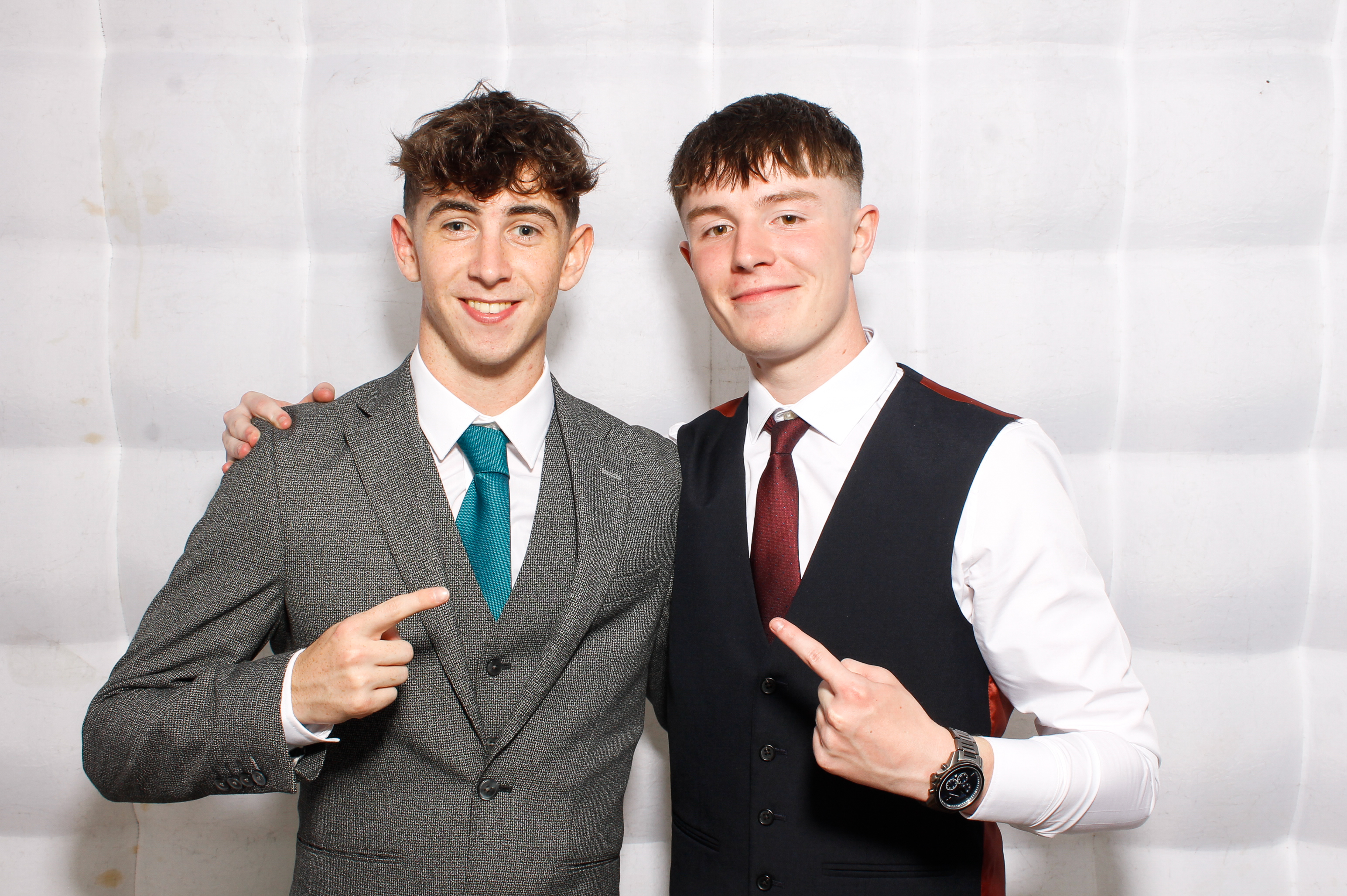 Carndonagh CS Formal '25 | View more photos from the event at gallery.snapmagic.ie/u/SnapMagic/Carndonagh-CS-Formal-25