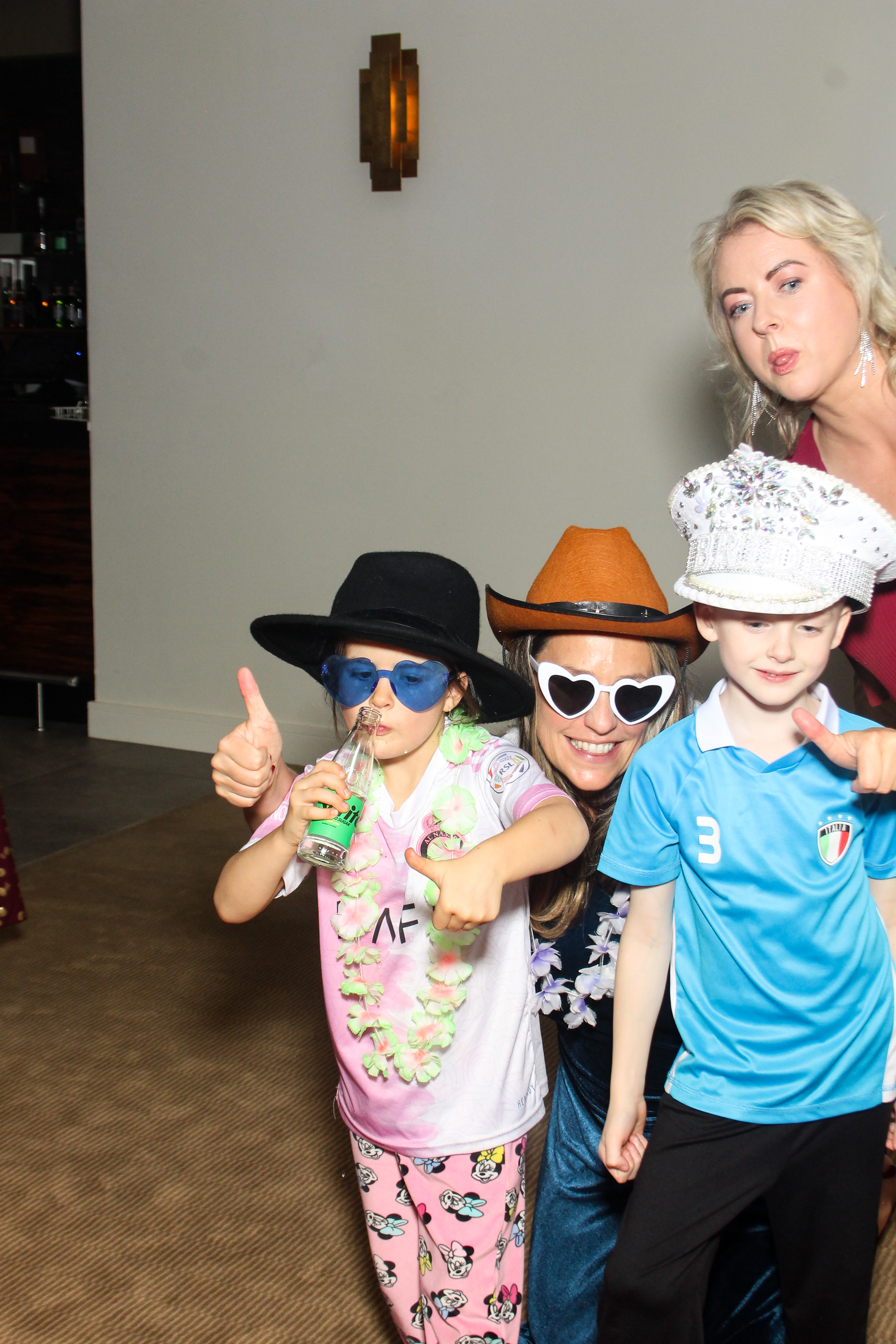 Catherine & Alan | View more photos from the event at gallery.snapmagic.ie/u/SnapMagic/Catherine-Alan