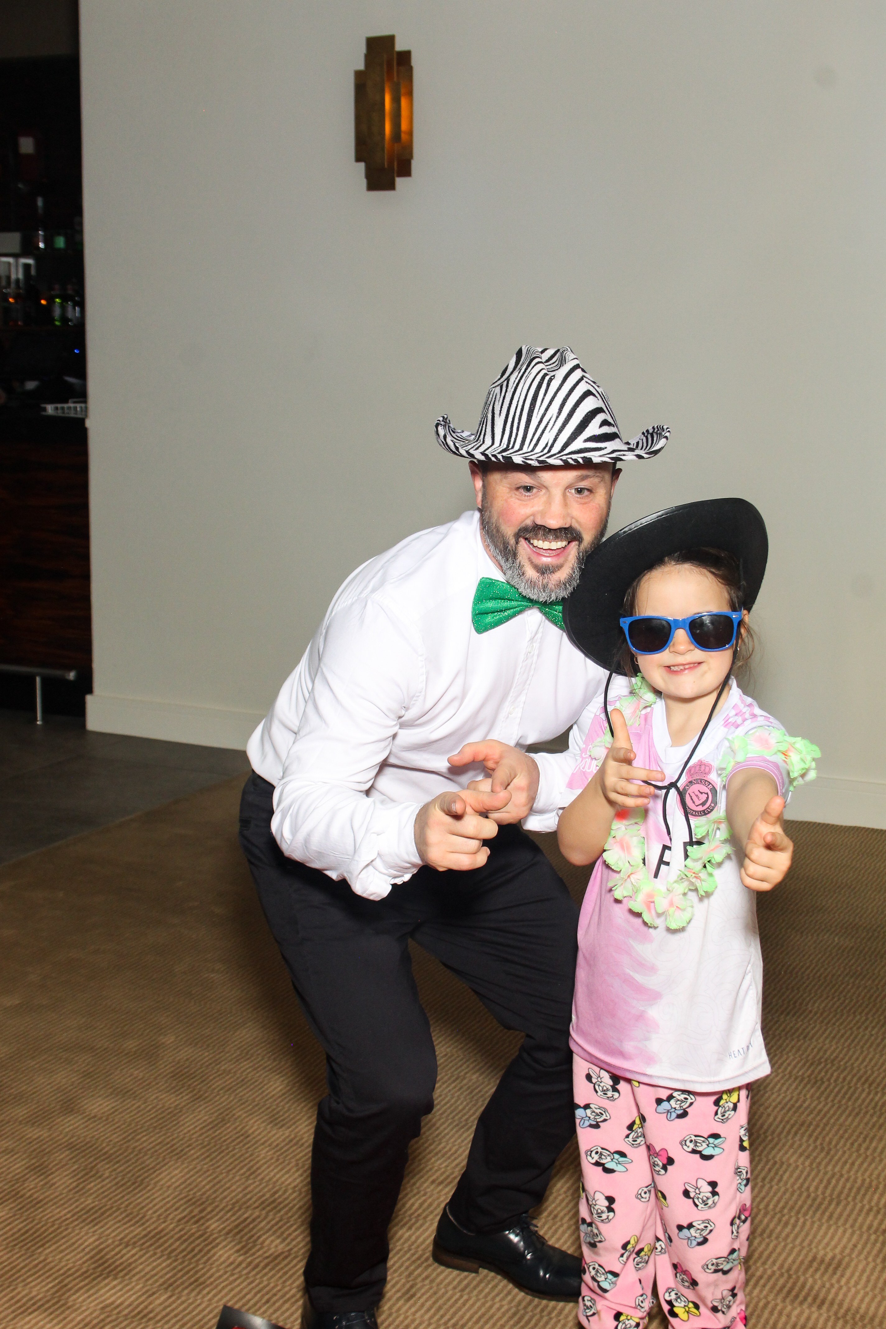 Catherine & Alan | View more photos from the event at gallery.snapmagic.ie/u/SnapMagic/Catherine-Alan