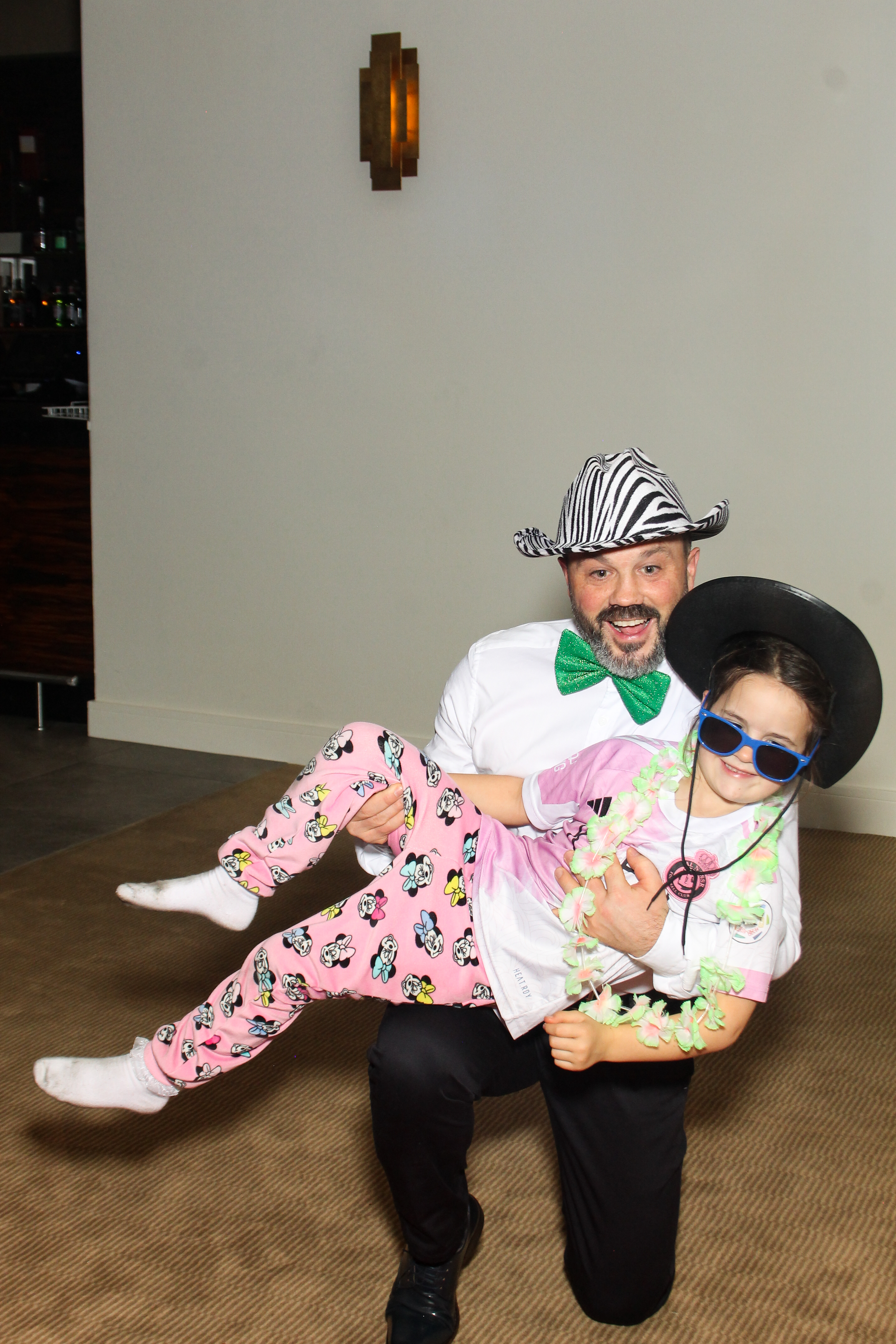 Catherine & Alan | View more photos from the event at gallery.snapmagic.ie/u/SnapMagic/Catherine-Alan