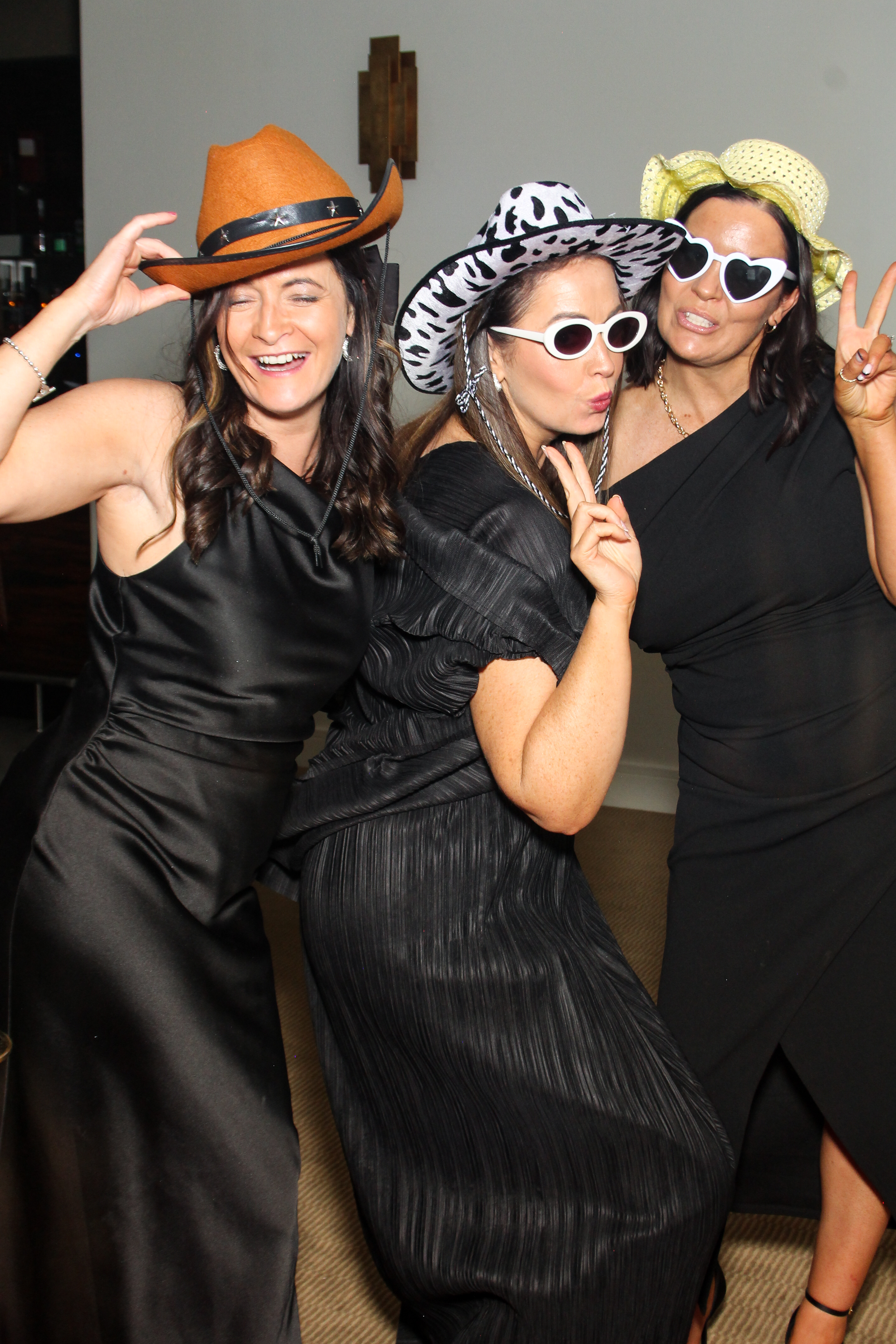 Catherine & Alan | View more photos from the event at gallery.snapmagic.ie/u/SnapMagic/Catherine-Alan