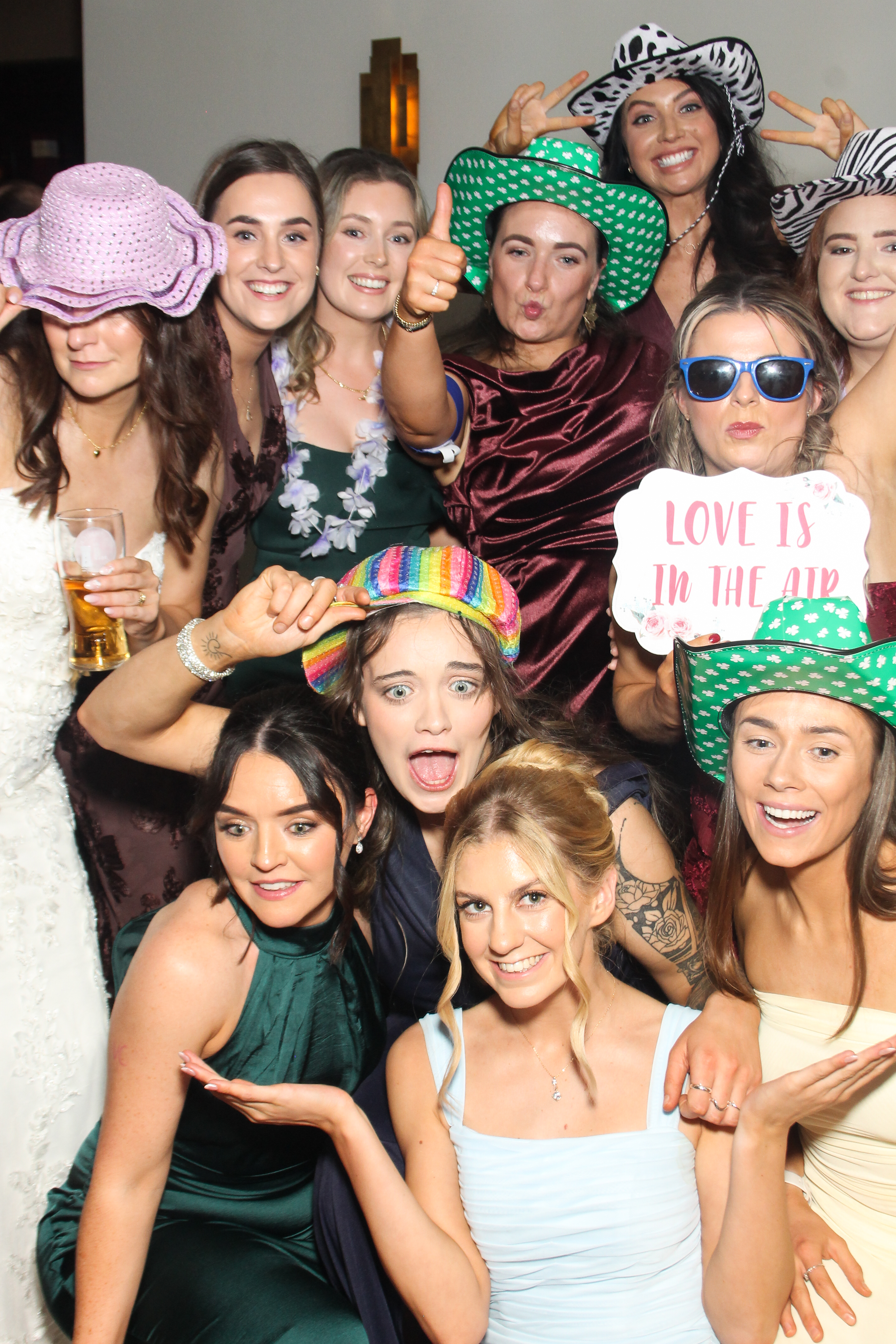 Catherine & Alan | View more photos from the event at gallery.snapmagic.ie/u/SnapMagic/Catherine-Alan