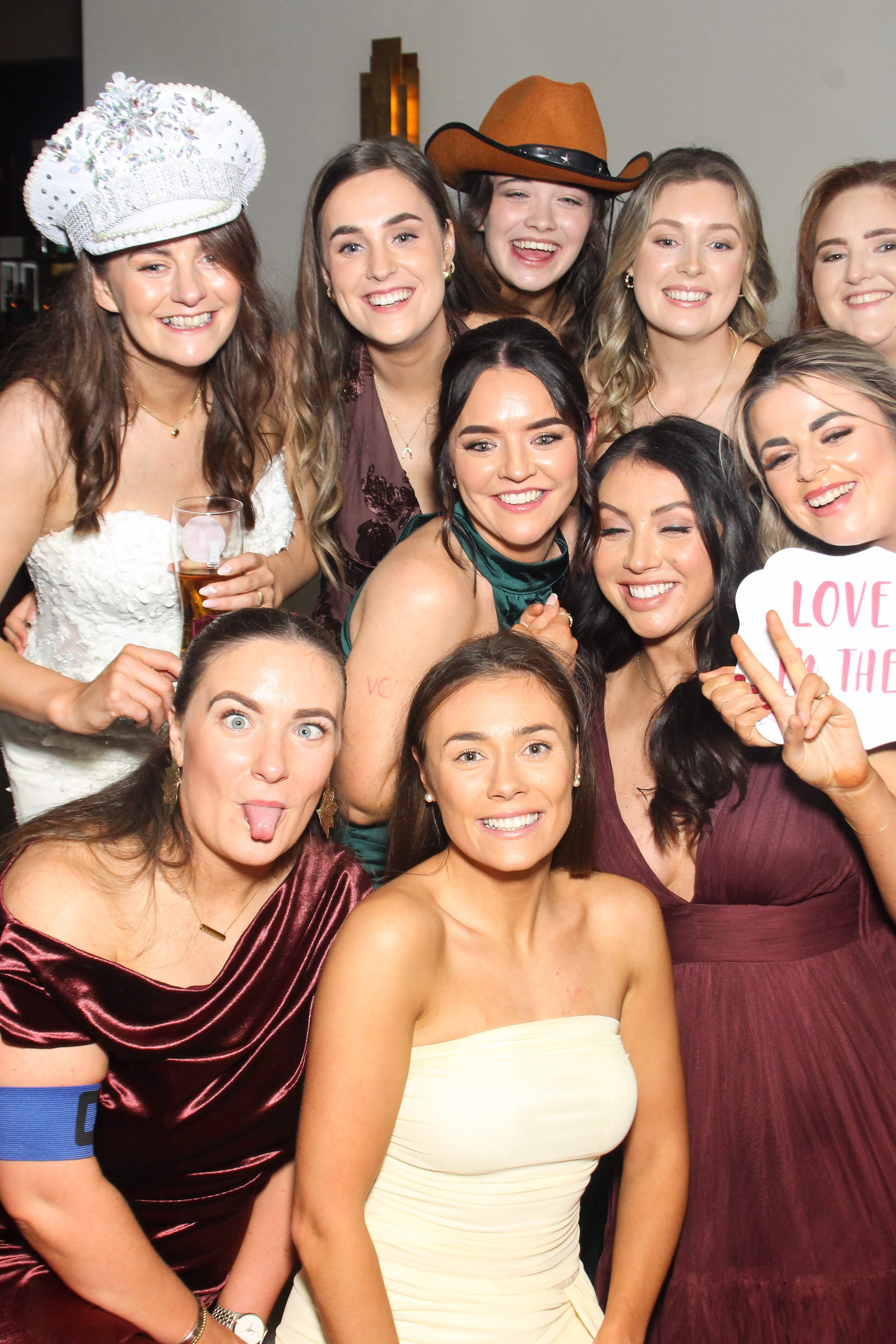 Catherine & Alan | View more photos from the event at gallery.snapmagic.ie/u/SnapMagic/Catherine-Alan