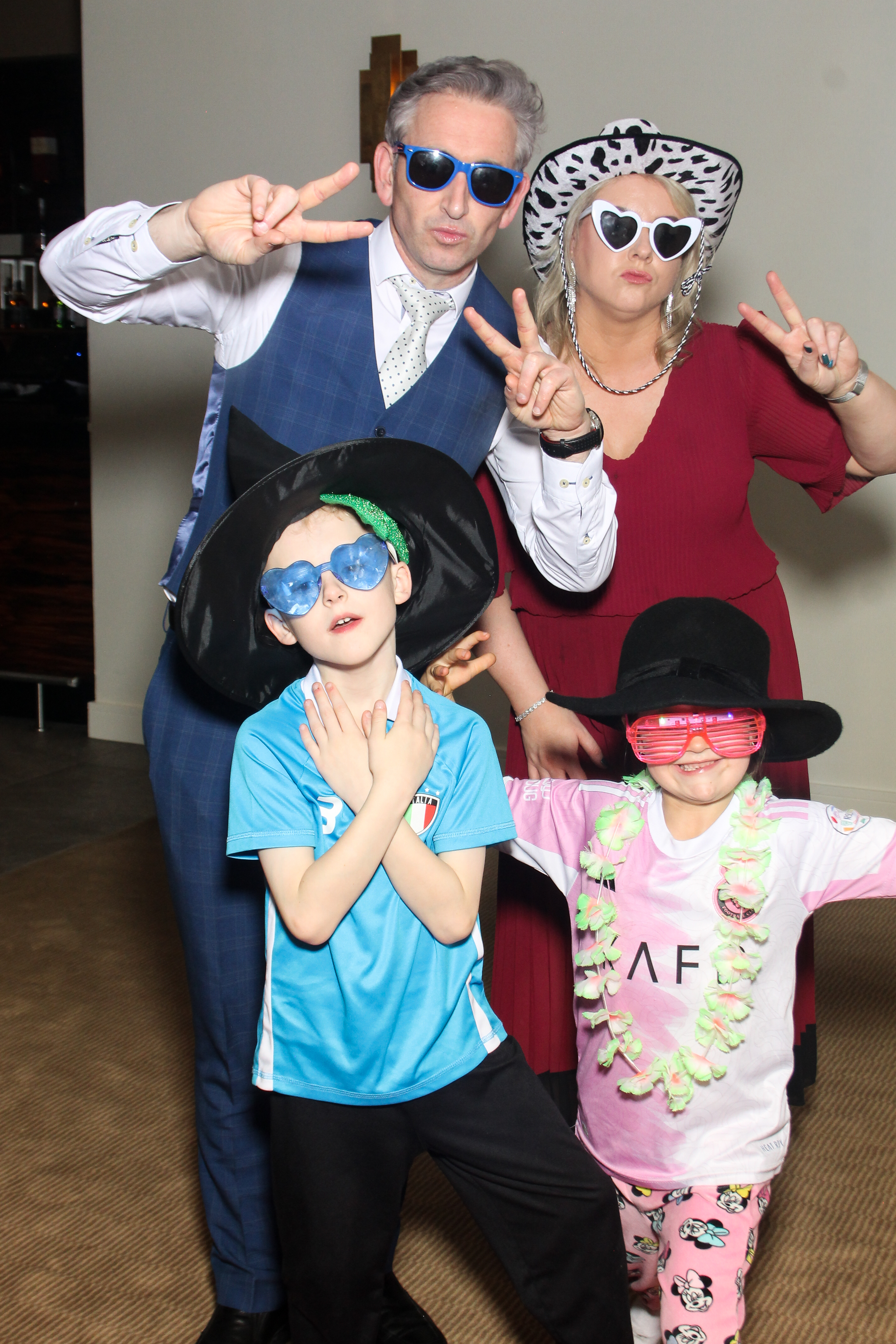 Catherine & Alan | View more photos from the event at gallery.snapmagic.ie/u/SnapMagic/Catherine-Alan