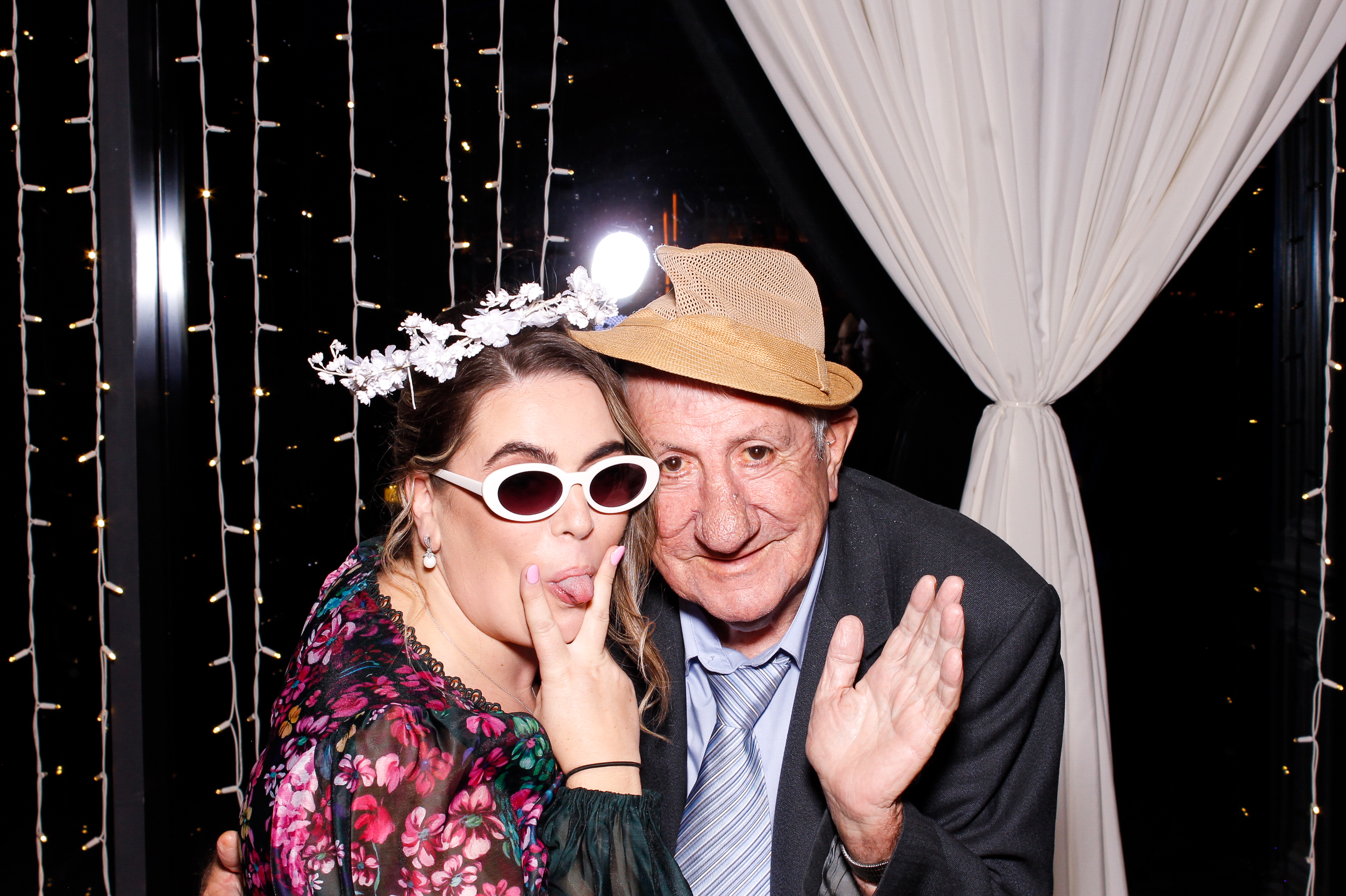 Ciara & Graham | View more photos from the event at gallery.snapmagic.ie/u/SnapMagic/Ciara-Graham