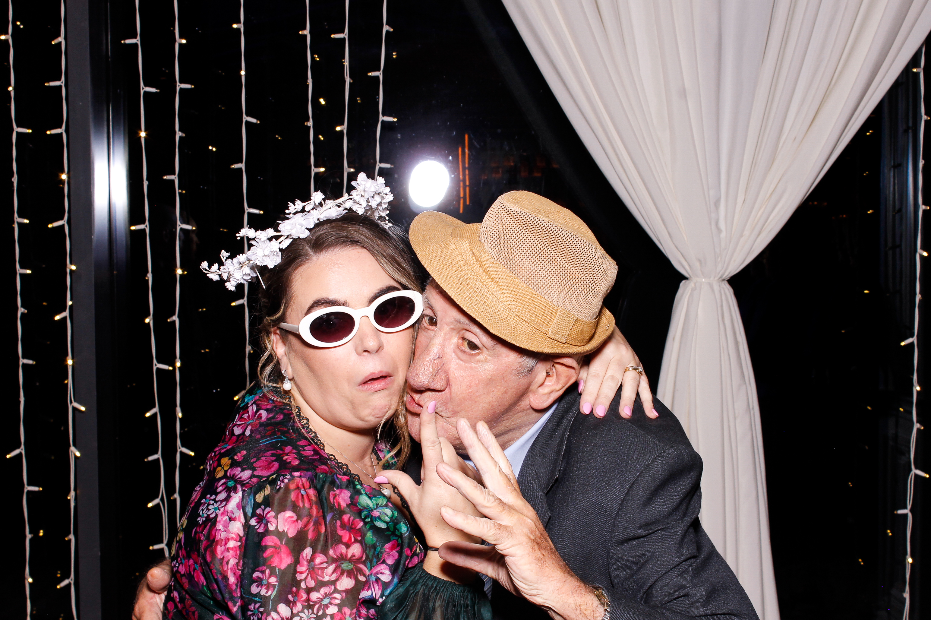 Ciara & Graham | View more photos from the event at gallery.snapmagic.ie/u/SnapMagic/Ciara-Graham