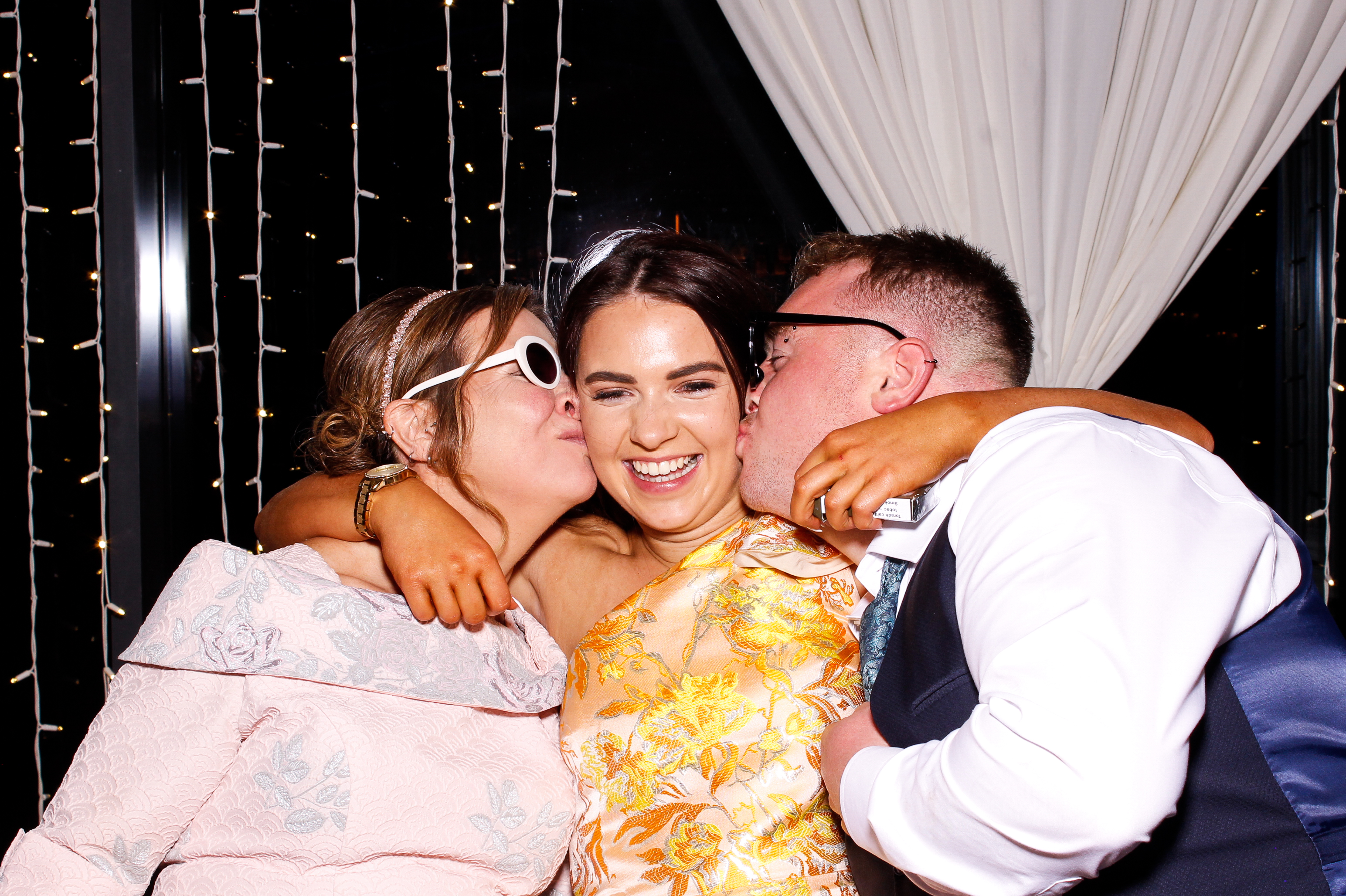 Ciara & Graham | View more photos from the event at gallery.snapmagic.ie/u/SnapMagic/Ciara-Graham